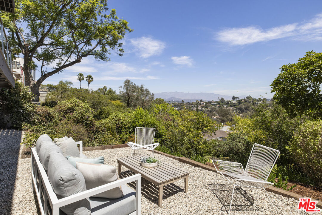 Los Angeles, California, 90039, United States, 3 Bedrooms Bedrooms, ,4 BathroomsBathrooms,Residential,For Sale,1934382
