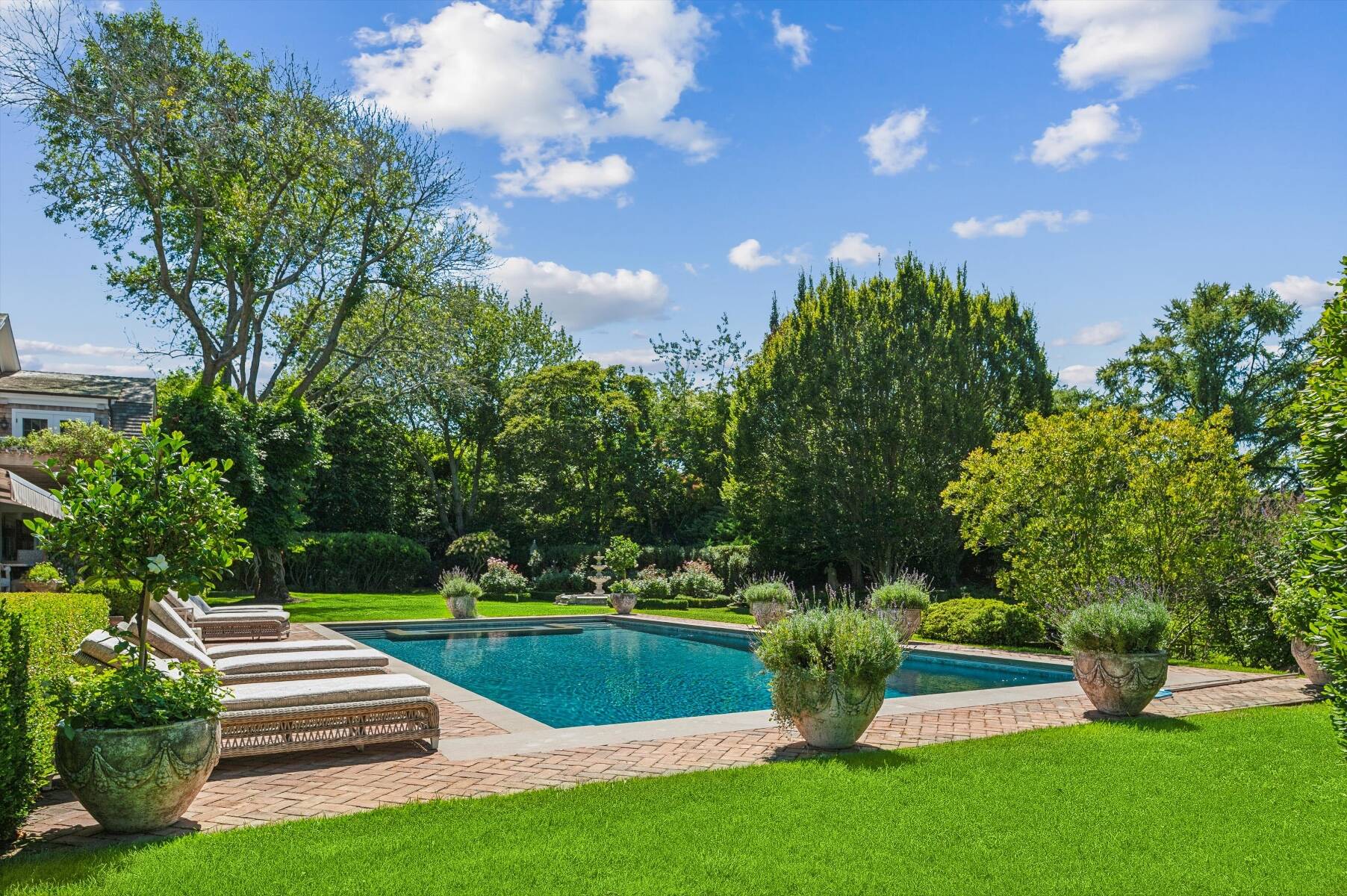  Timeless Southampton Estate with Tennis, Pool & Guest House - 物件實景