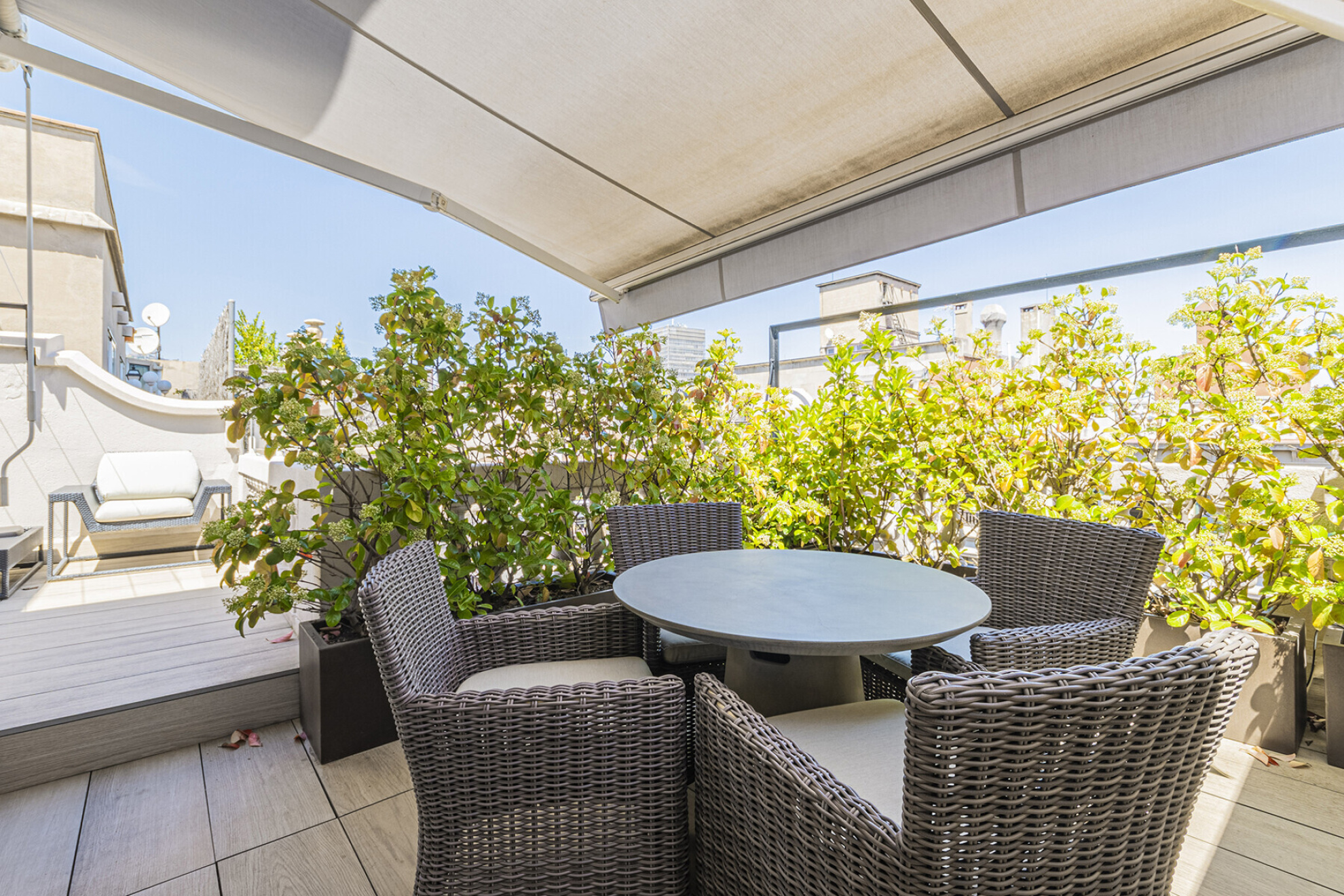  Impressive Duplex Penthouse with 80m2 terraces in the center of Galvany - 物件實景