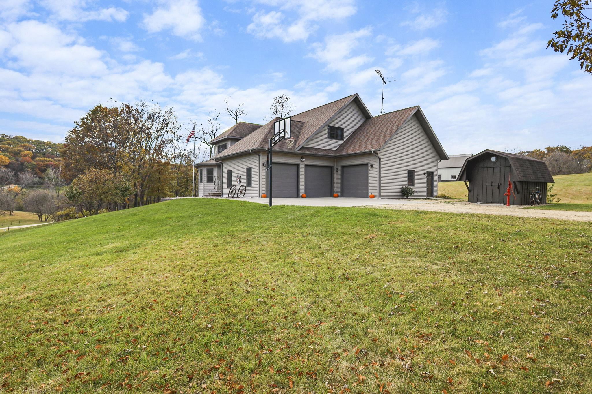 Barneveld, Wisconsin, 53507, United States, 3 Bedrooms Bedrooms, ,4 BathroomsBathrooms,Residential,For Sale,1986114