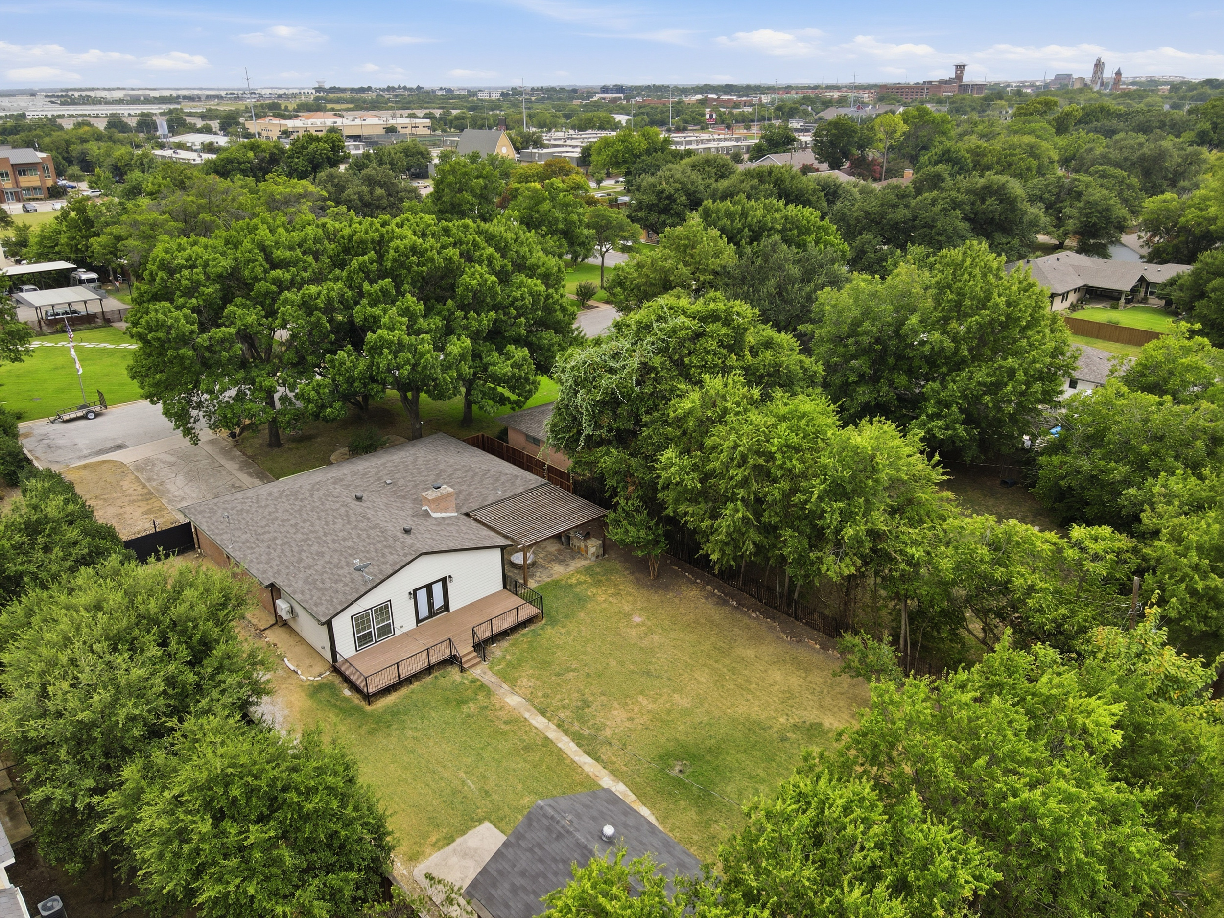  A Rare Opportunity to Live in Historic Downtown Grapevine - 物件實景