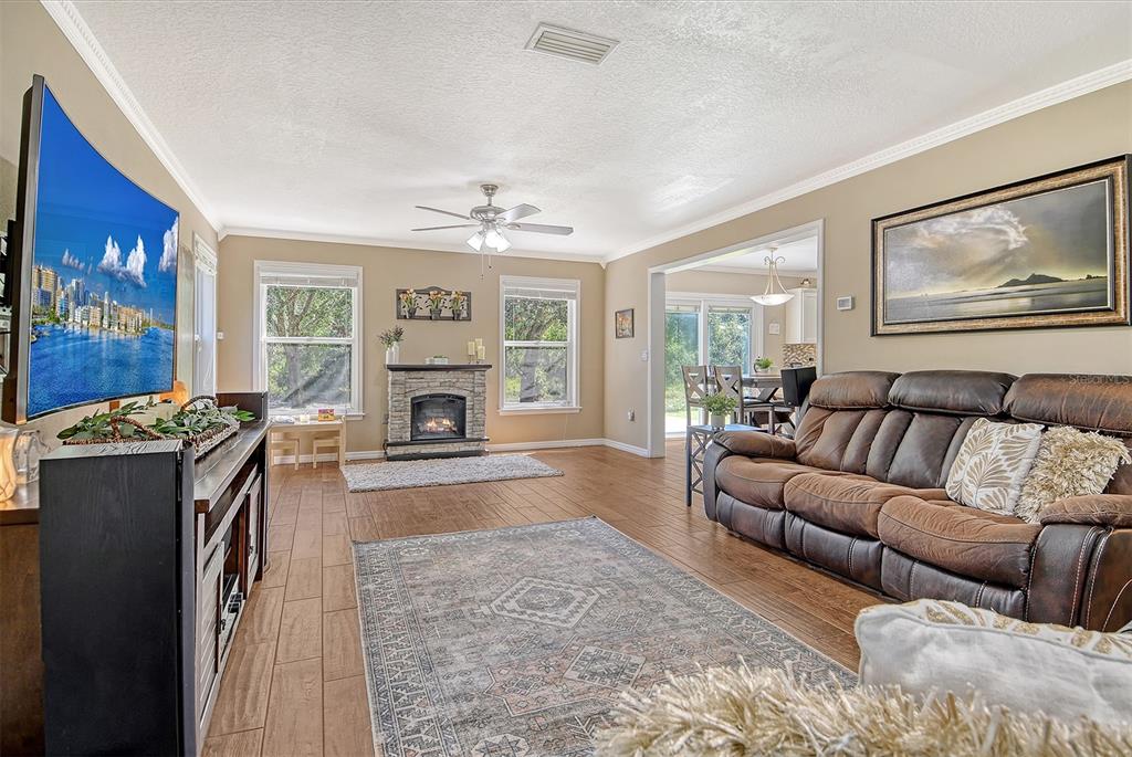 Bradenton, Florida, 34212, United States, 3 Bedrooms Bedrooms, ,3 BathroomsBathrooms,Residential,For Sale,1903405