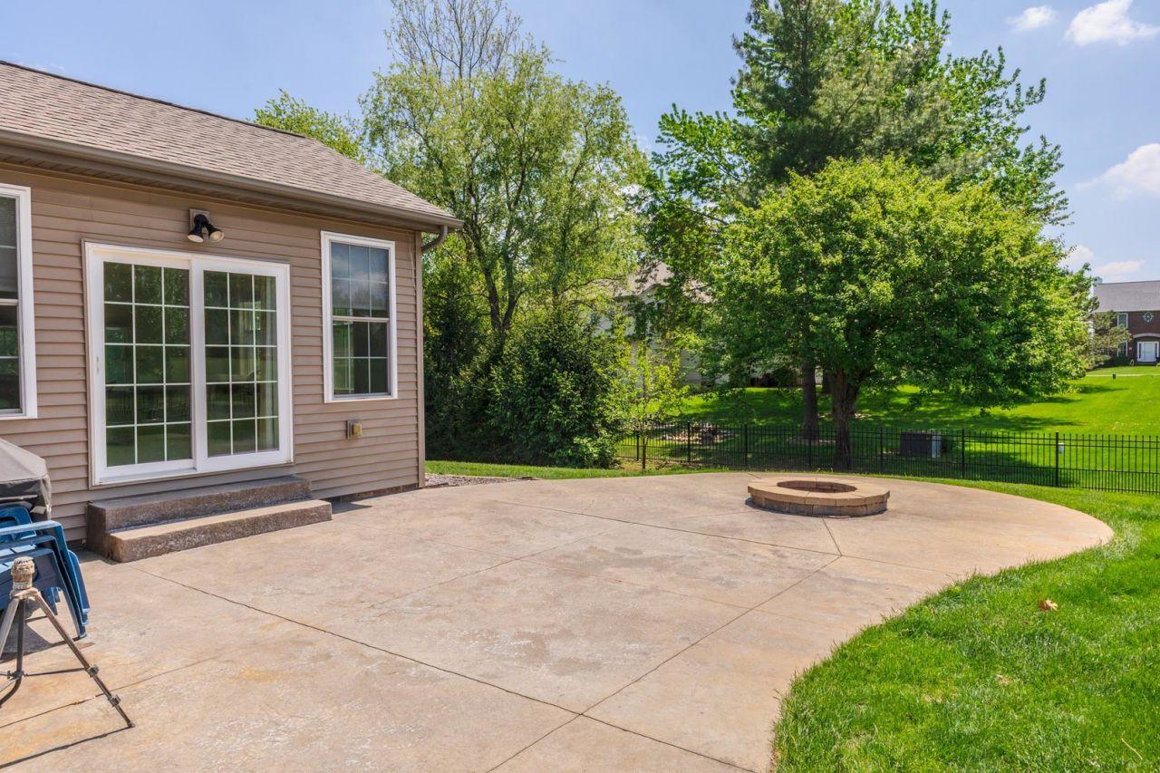 Bloomington, Illinois, 61705, United States, 5 Bedrooms Bedrooms, ,5 BathroomsBathrooms,Residential,For Sale,1817687