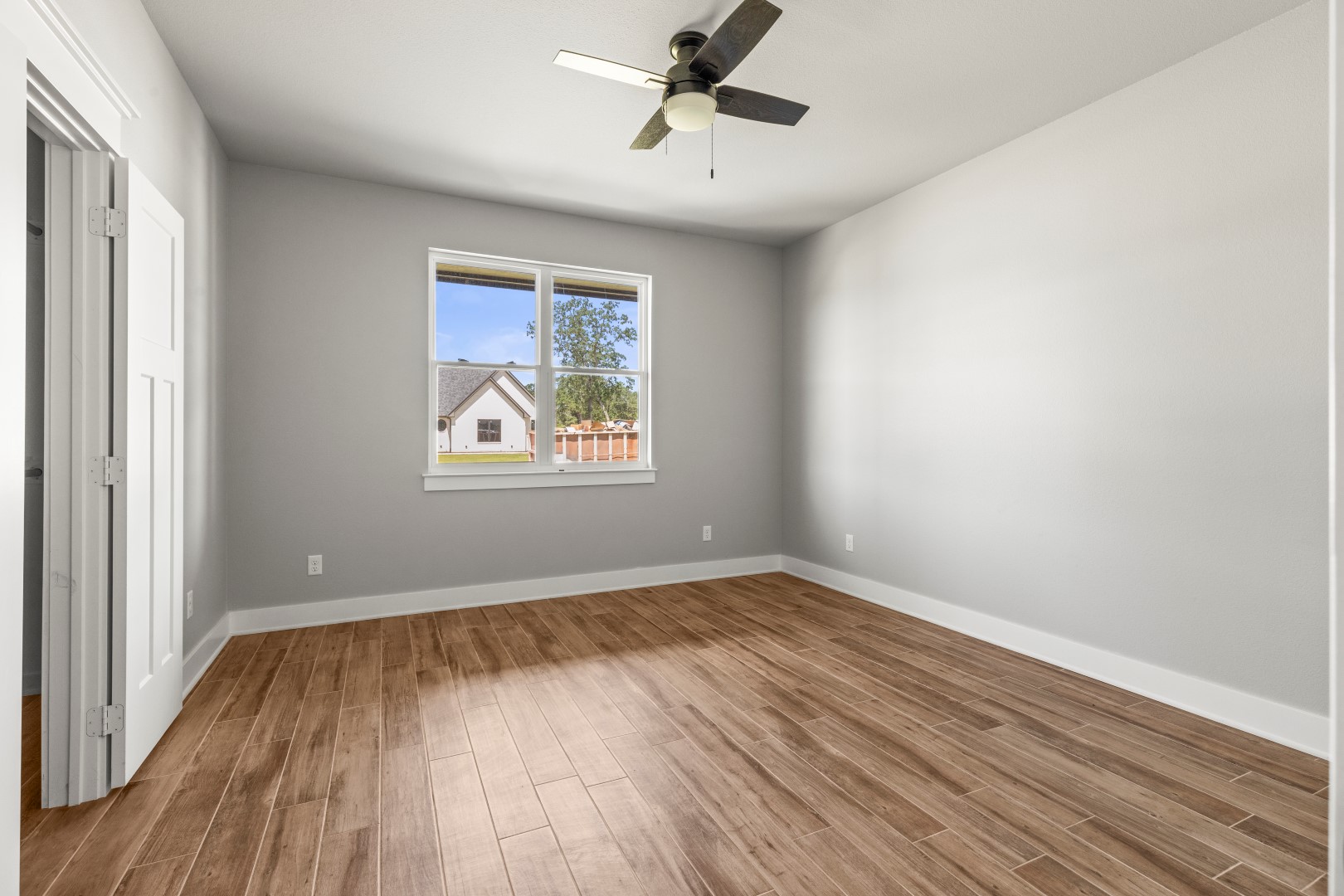 Tyler, Texas, 75706, United States, 4 Bedrooms Bedrooms, ,3 BathroomsBathrooms,Residential,For Sale,1983629