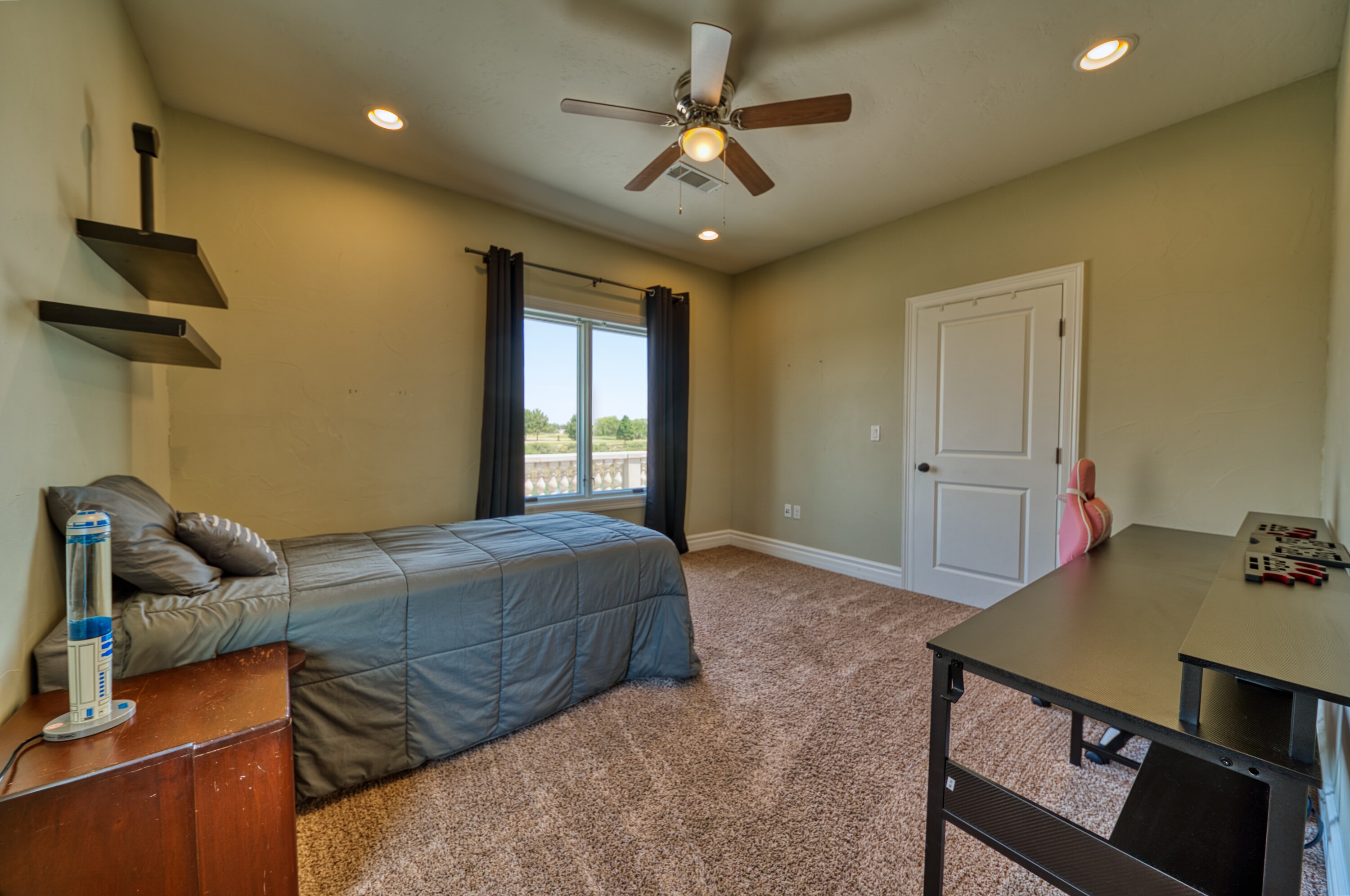 Carlsbad, New Mexico, 88220, United States, 5 Bedrooms Bedrooms, ,4 BathroomsBathrooms,Residential,For Sale,1974334