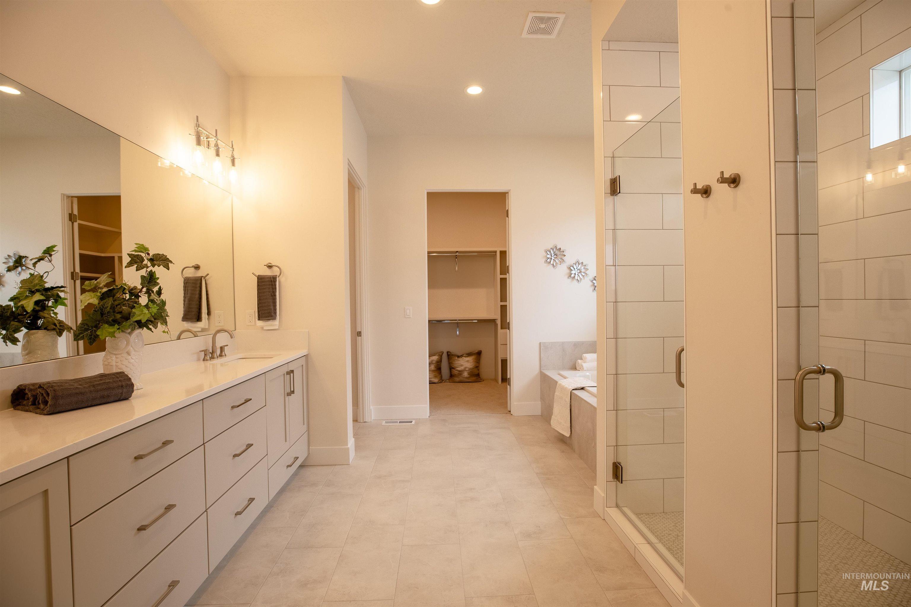 Meridian, Idaho, 83642, United States, 4 Bedrooms Bedrooms, ,3 BathroomsBathrooms,Residential,For Sale,1992156