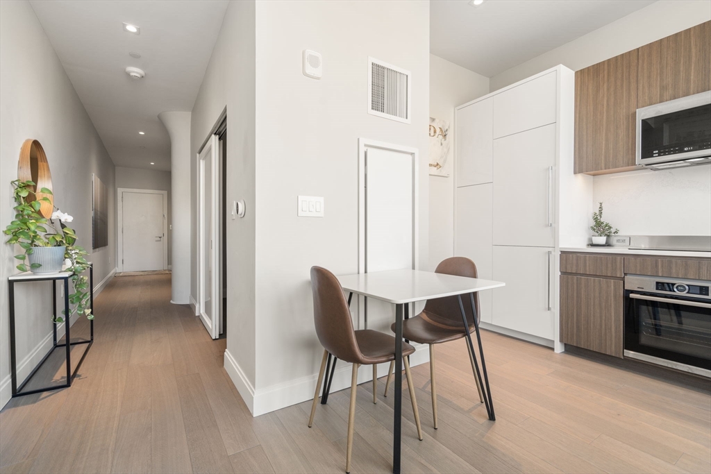 Boston, Massachusetts, 02118, United States, 1 Bedroom Bedrooms, ,1 BathroomBathrooms,Residential,For Sale,1896356