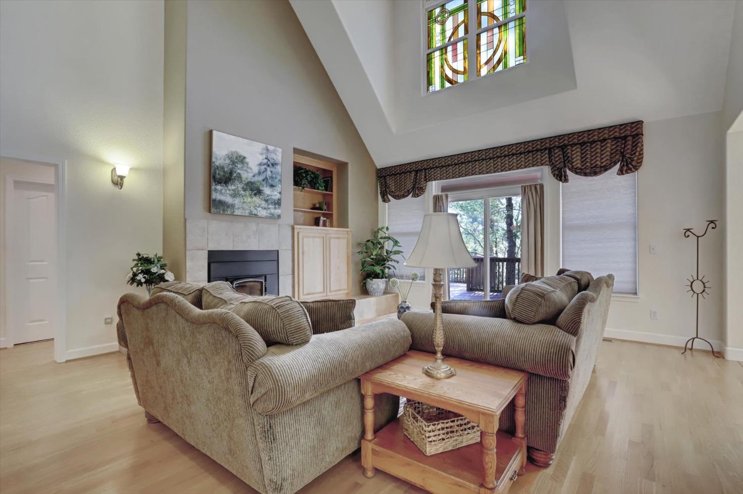 Grass Valley, California, 95945, United States, 4 Bedrooms Bedrooms, ,4 BathroomsBathrooms,Residential,For Sale,1914072