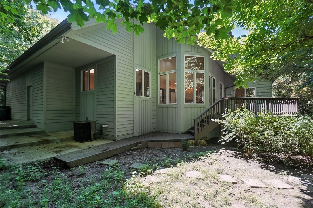 Sugarcreek Twp, Ohio, 45440, United States, 4 Bedrooms Bedrooms, ,5 BathroomsBathrooms,Residential,For Sale,1902150