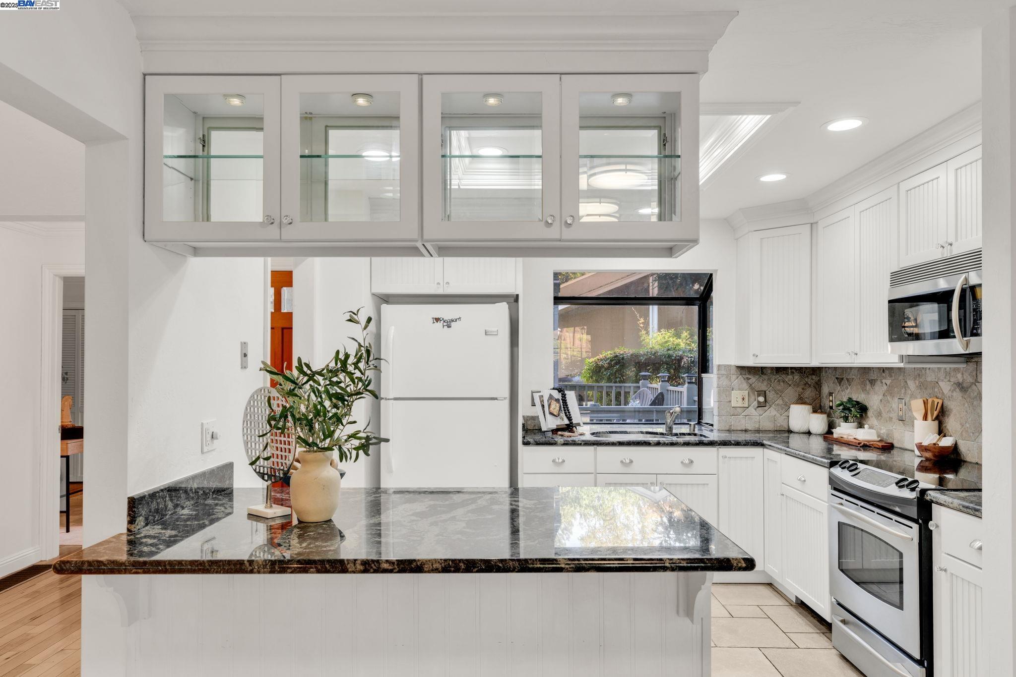 Pleasant Hill, California, 94523, United States, 4 Bedrooms Bedrooms, ,2 BathroomsBathrooms,Residential,For Sale,1991130