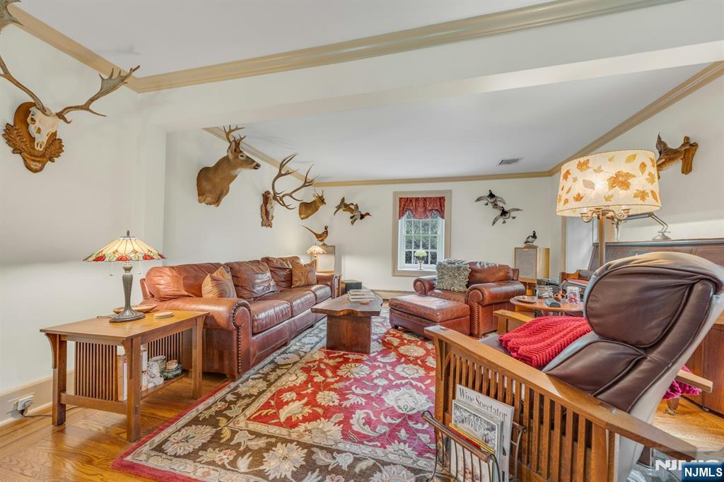 Park Ridge, New Jersey, 07656, United States, 4 Bedrooms Bedrooms, ,3 BathroomsBathrooms,Residential,For Sale,1927365