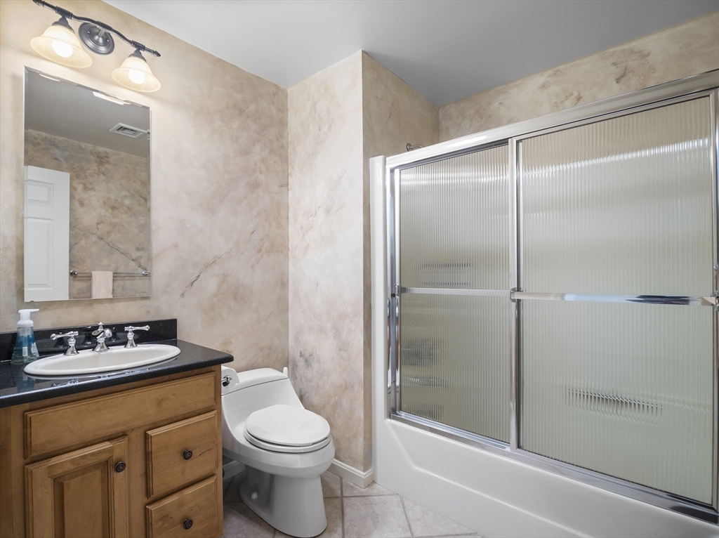 Worcester, Massachusetts, 01609, United States, 3 Bedrooms Bedrooms, ,4 BathroomsBathrooms,Residential,For Sale,1970257