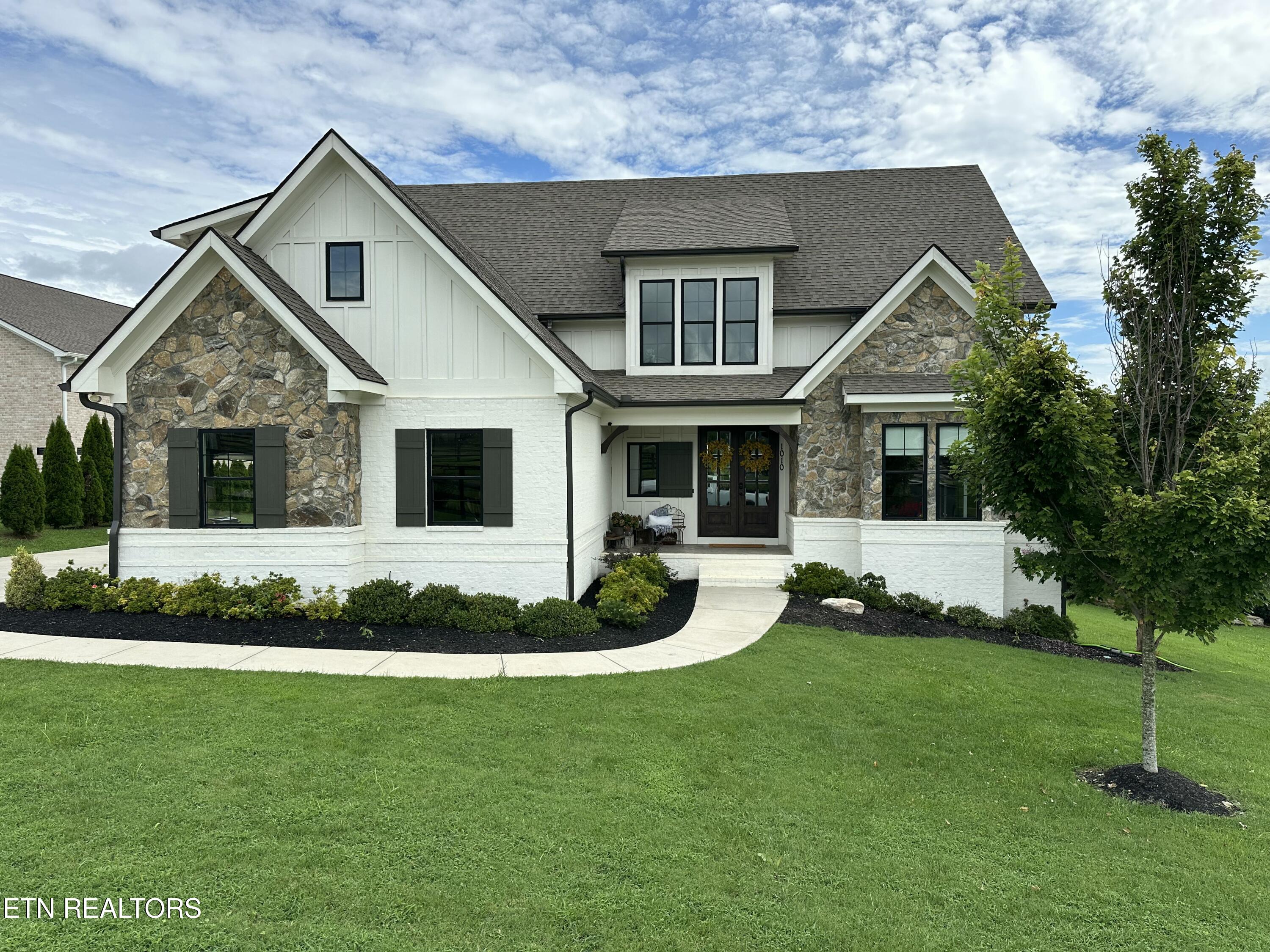 Knoxville, Tennessee, 37934, United States, 5 Bedrooms Bedrooms, ,4 BathroomsBathrooms,Residential,For Sale,1914277