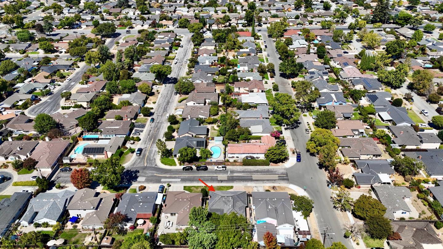 Santa Clara, California, 95050, United States, 3 Bedrooms Bedrooms, ,2 BathroomsBathrooms,Residential,For Sale,1942151