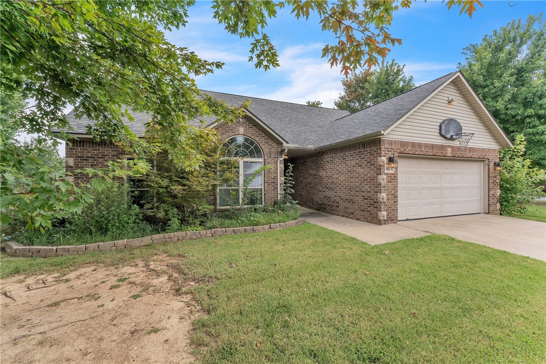 Bentonville, Arkansas, 72713, United States, 5 Bedrooms Bedrooms, ,3 BathroomsBathrooms,Residential,For Sale,1882390