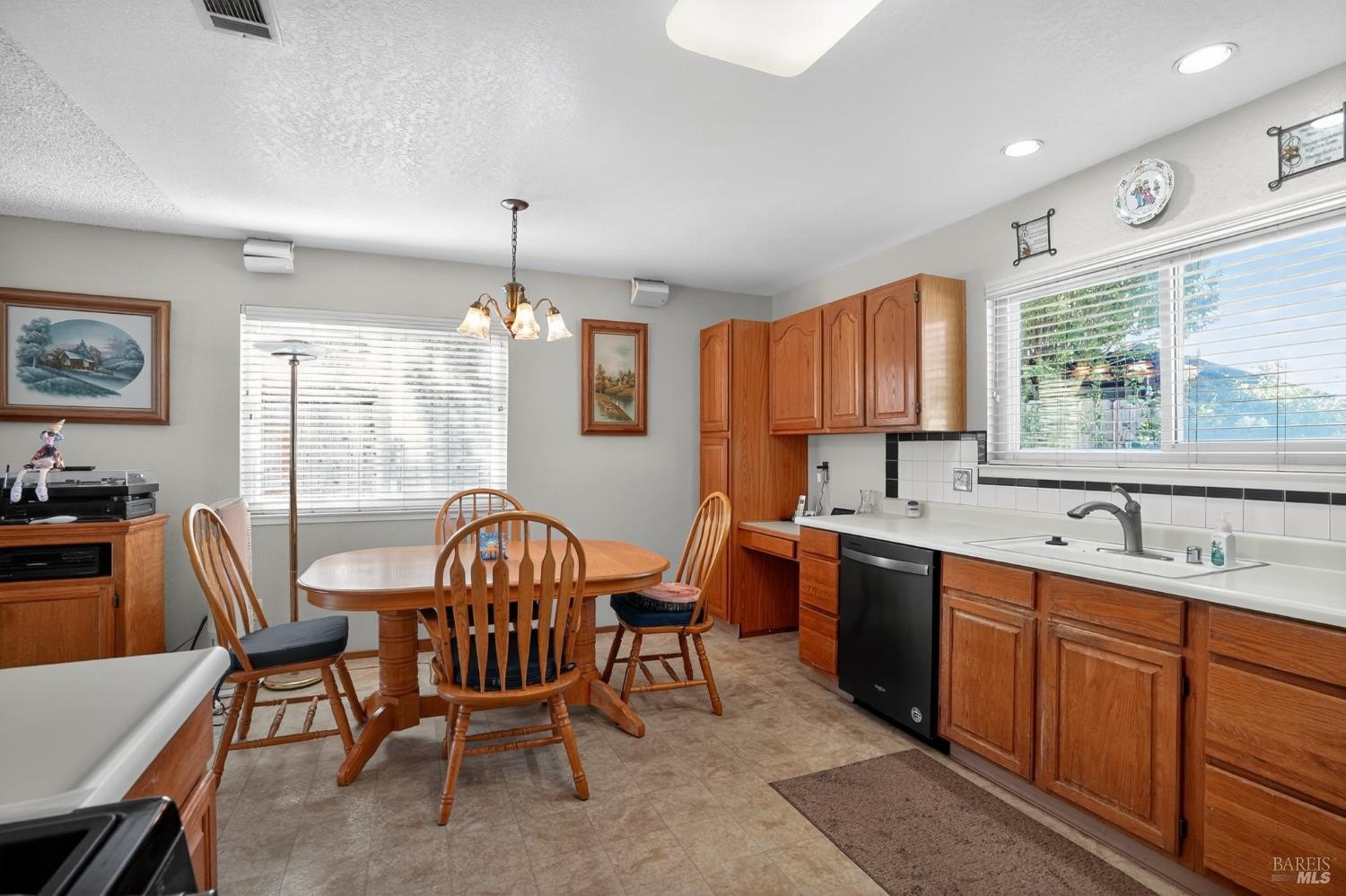 Fairfield, California, 94533, United States, 3 Bedrooms Bedrooms, ,2 BathroomsBathrooms,Residential,For Sale,1924818