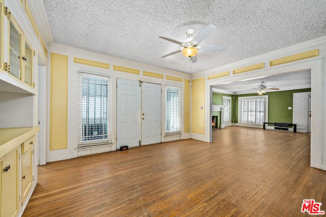 Los Angeles, California, 90004, United States, 3 Bedrooms Bedrooms, ,1 BathroomBathrooms,Residential,For Sale,1896510