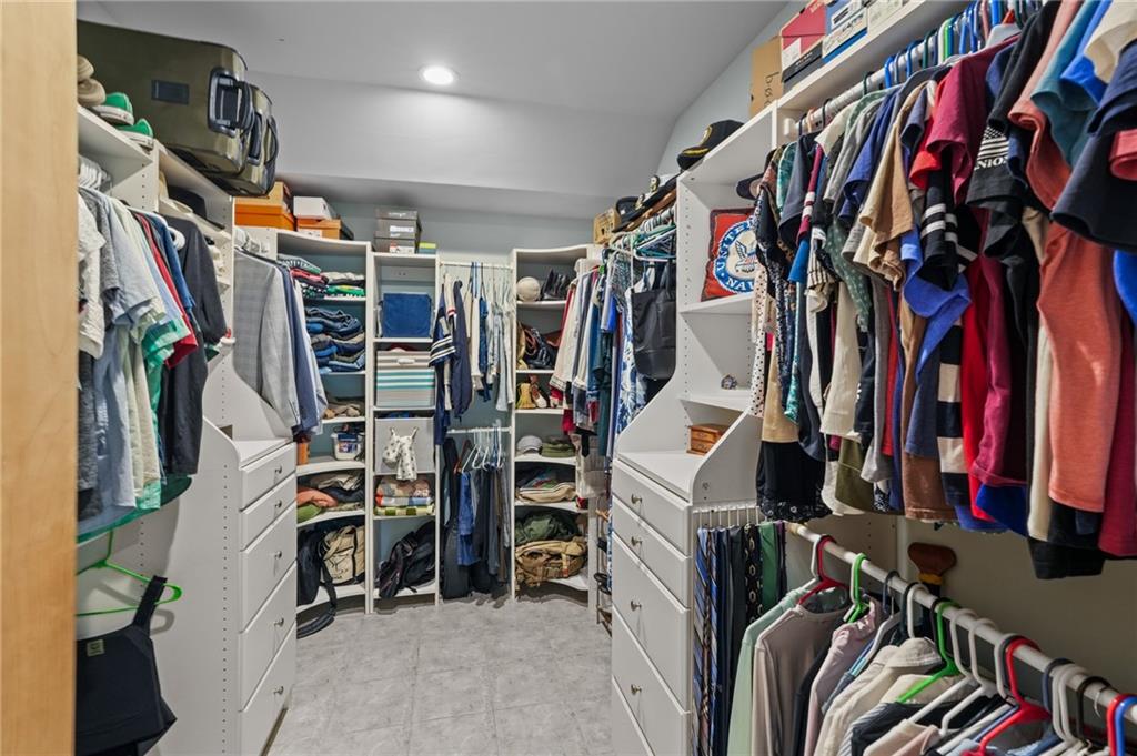 North Kingstown, Rhode Island, 02852, United States, 3 Bedrooms Bedrooms, ,4 BathroomsBathrooms,Residential,For Sale,1973997