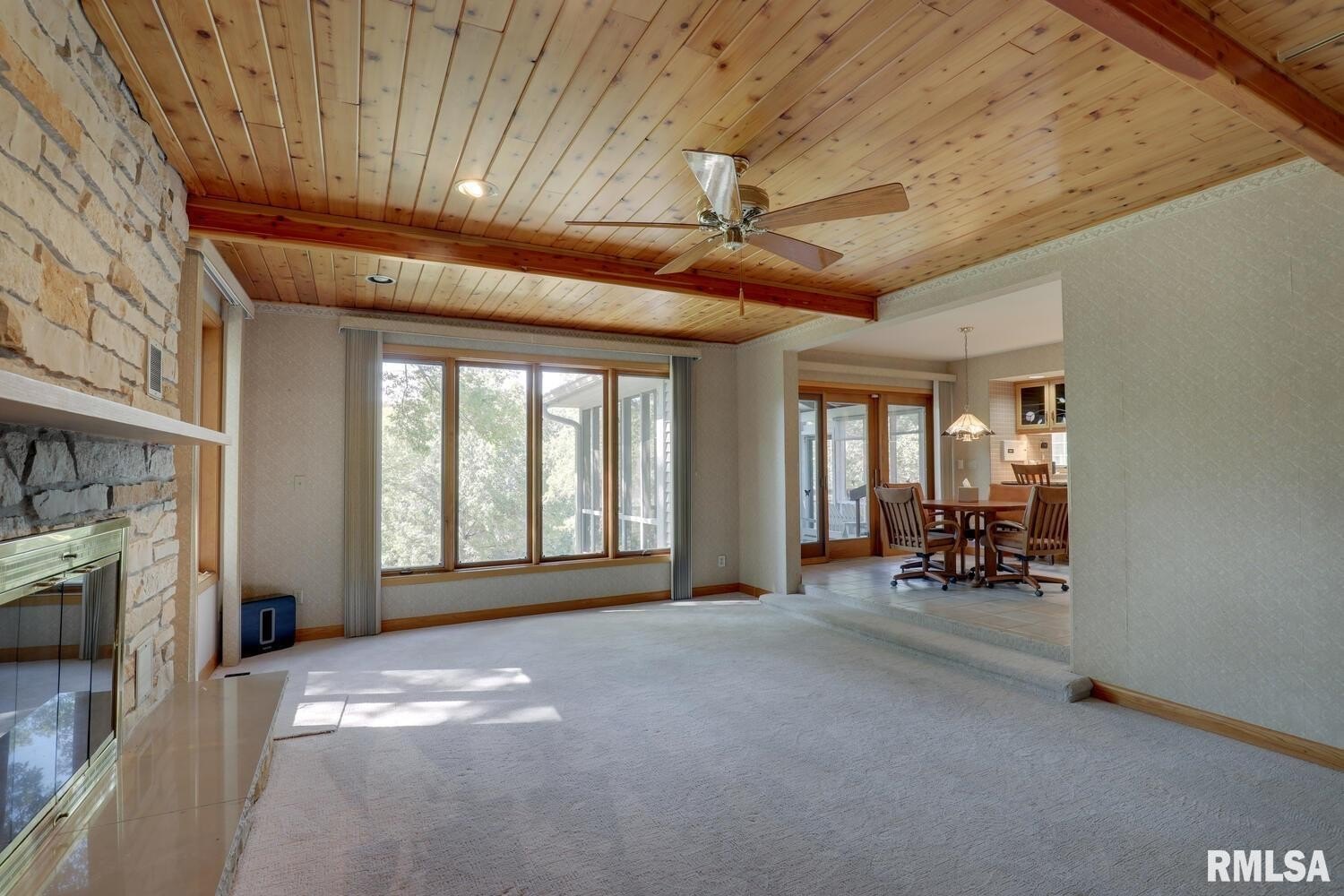 Macomb, Illinois, 61455, United States, 6 Bedrooms Bedrooms, ,5 BathroomsBathrooms,Residential,For Sale,1982236