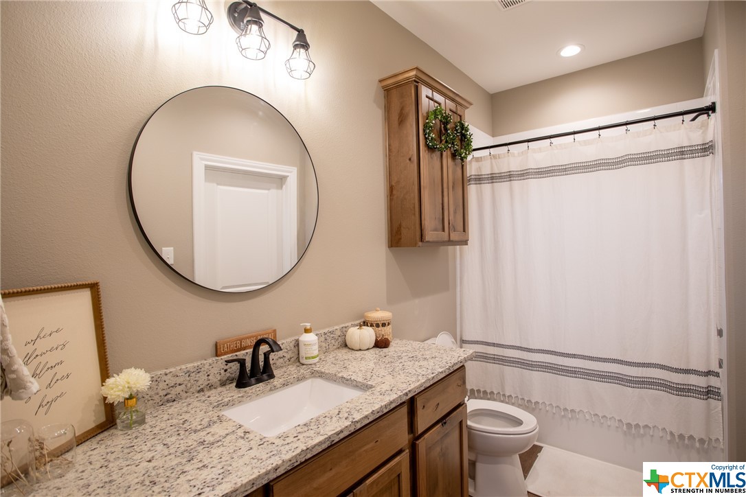 Victoria, Texas, 77904, United States, 4 Bedrooms Bedrooms, ,4 BathroomsBathrooms,Residential,For Sale,1818575