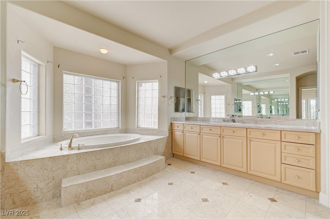 Las Vegas, Nevada, 89117, United States, 4 Bedrooms Bedrooms, ,5 BathroomsBathrooms,Residential,For Sale,2005418