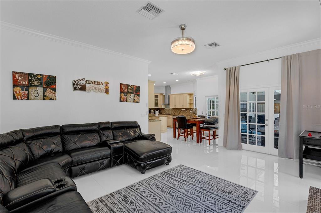 Orlando, Florida, 32829, United States, 4 Bedrooms Bedrooms, ,3 BathroomsBathrooms,Residential,For Sale,1926455