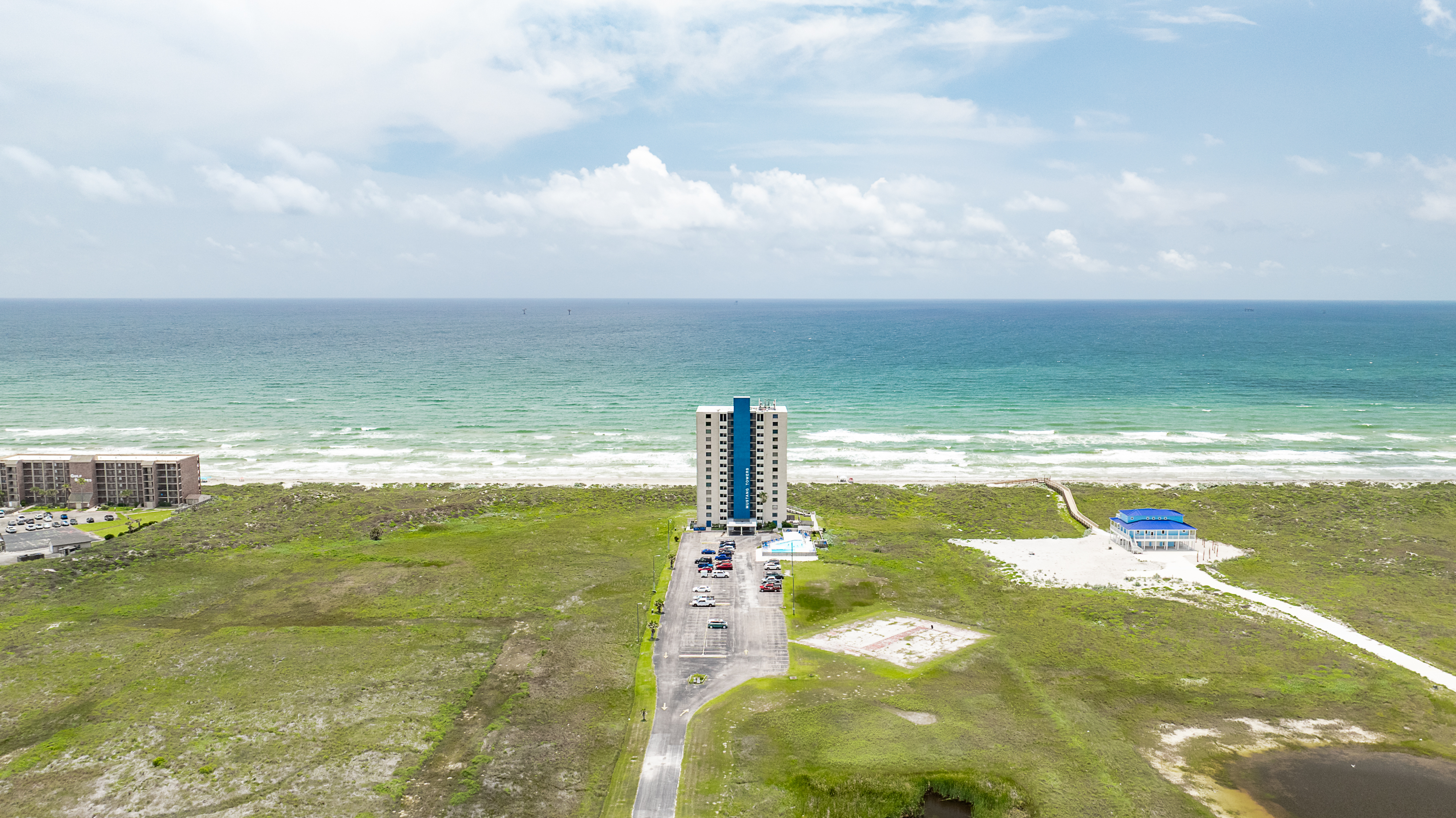 Gulf-View Penthouse at Mustang Towers - 物件實景