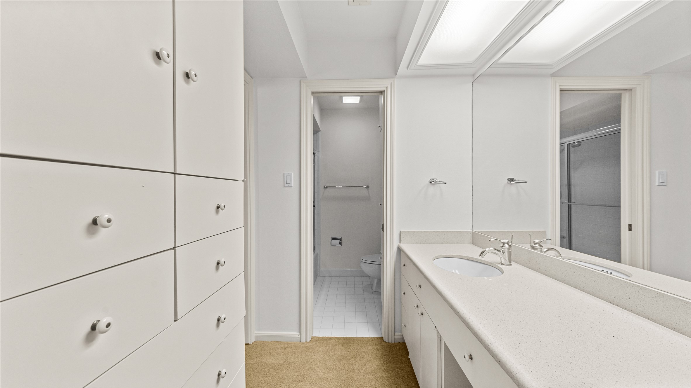 Houston, Texas, 77056, United States, 3 Bedrooms Bedrooms, ,5 BathroomsBathrooms,Residential,For Sale,1911069