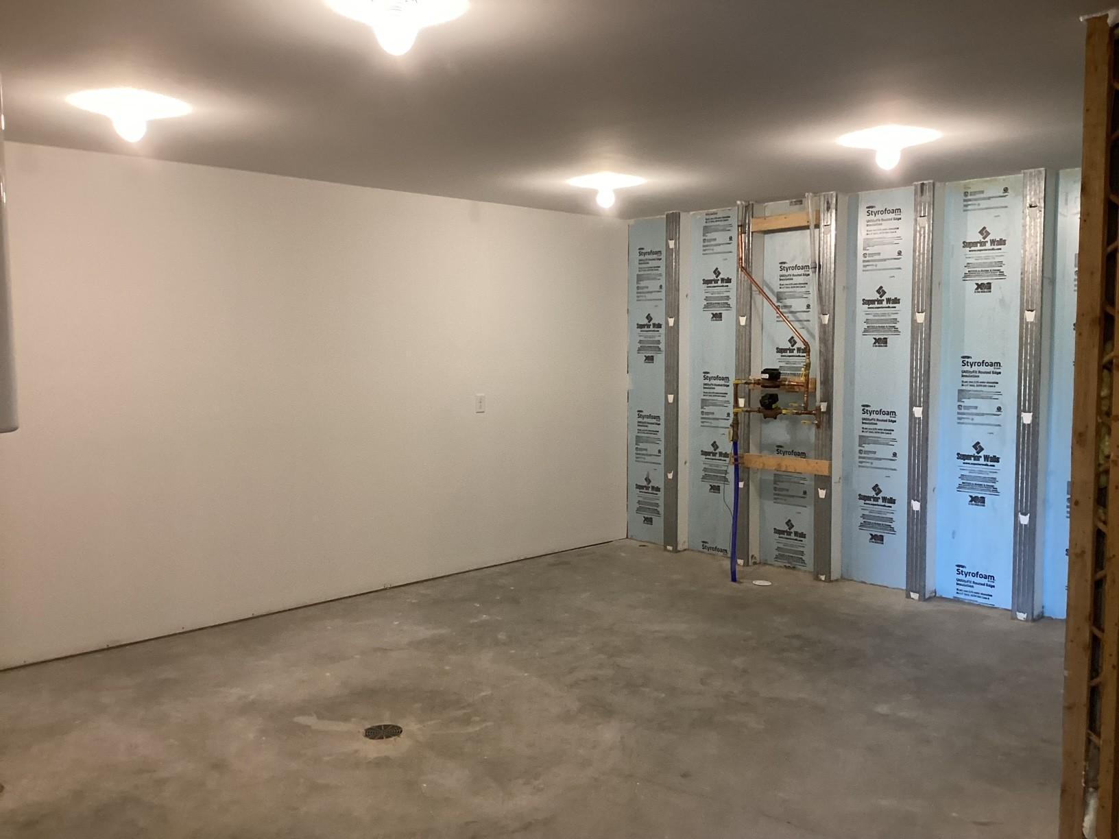 Albert Lea, Minnesota, 56007, United States, 4 Bedrooms Bedrooms, ,2 BathroomsBathrooms,Residential,For Sale,1978307