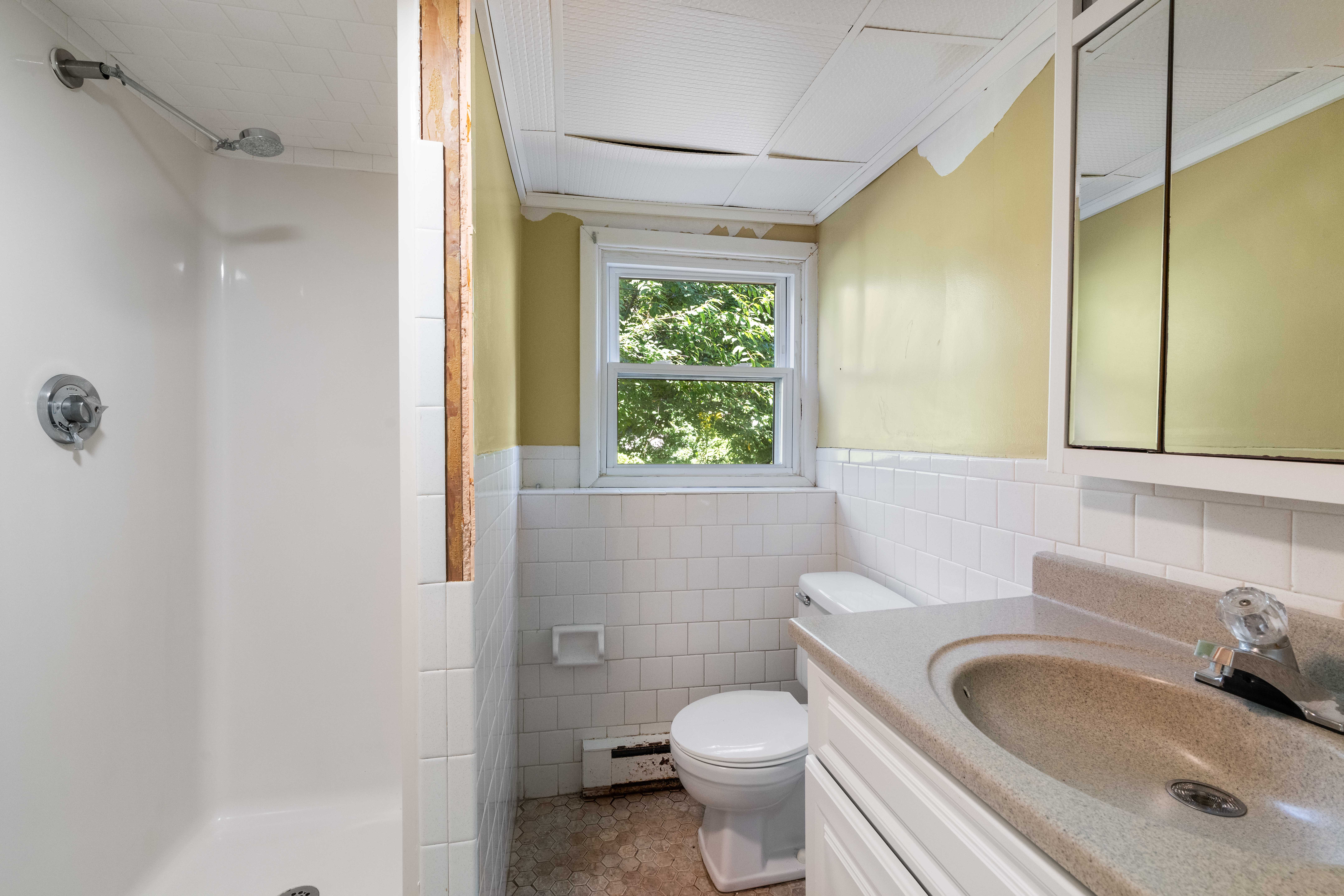 Portsmouth, Rhode Island, 02871, United States, 4 Bedrooms Bedrooms, ,3 BathroomsBathrooms,Residential,For Sale,1973967