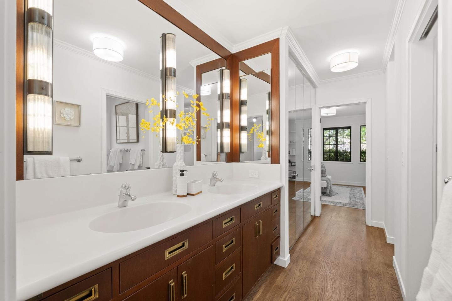 Palo Alto, California, 94301, United States, 4 Bedrooms Bedrooms, ,4 BathroomsBathrooms,Residential,For Sale,1837921