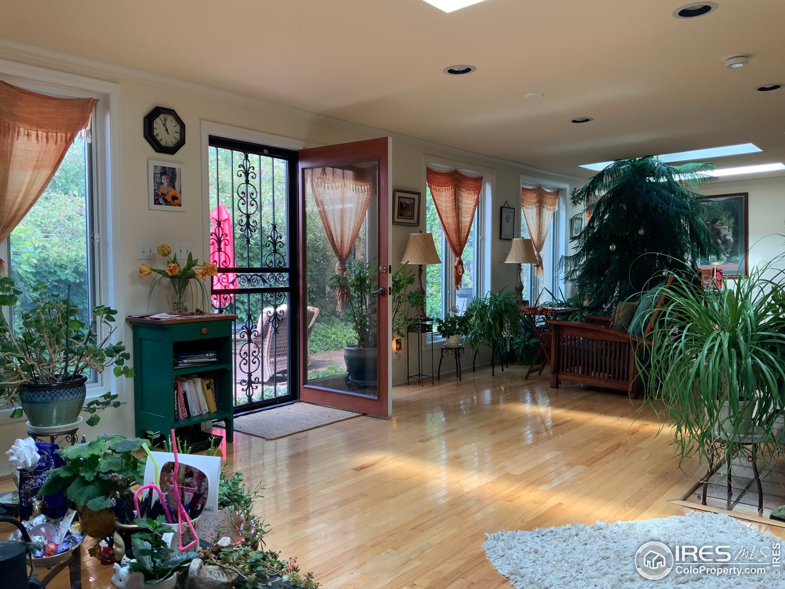 Boulder, Colorado, 80301, United States, 2 Bedrooms Bedrooms, ,2 BathroomsBathrooms,Residential,For Sale,1942273