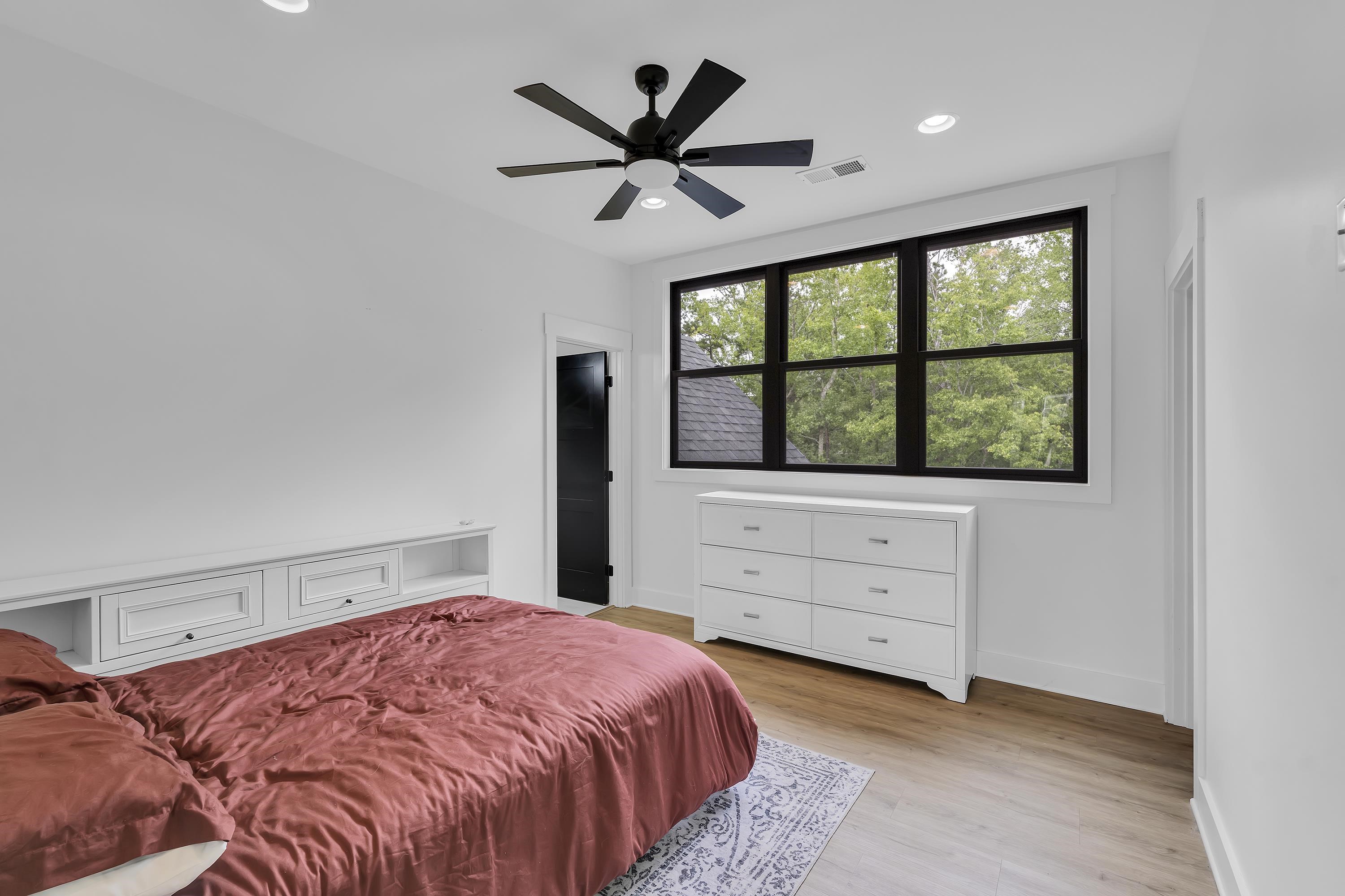 Simpsonville, South Carolina, 29681, United States, 5 Bedrooms Bedrooms, ,5 BathroomsBathrooms,Residential,For Sale,1913454