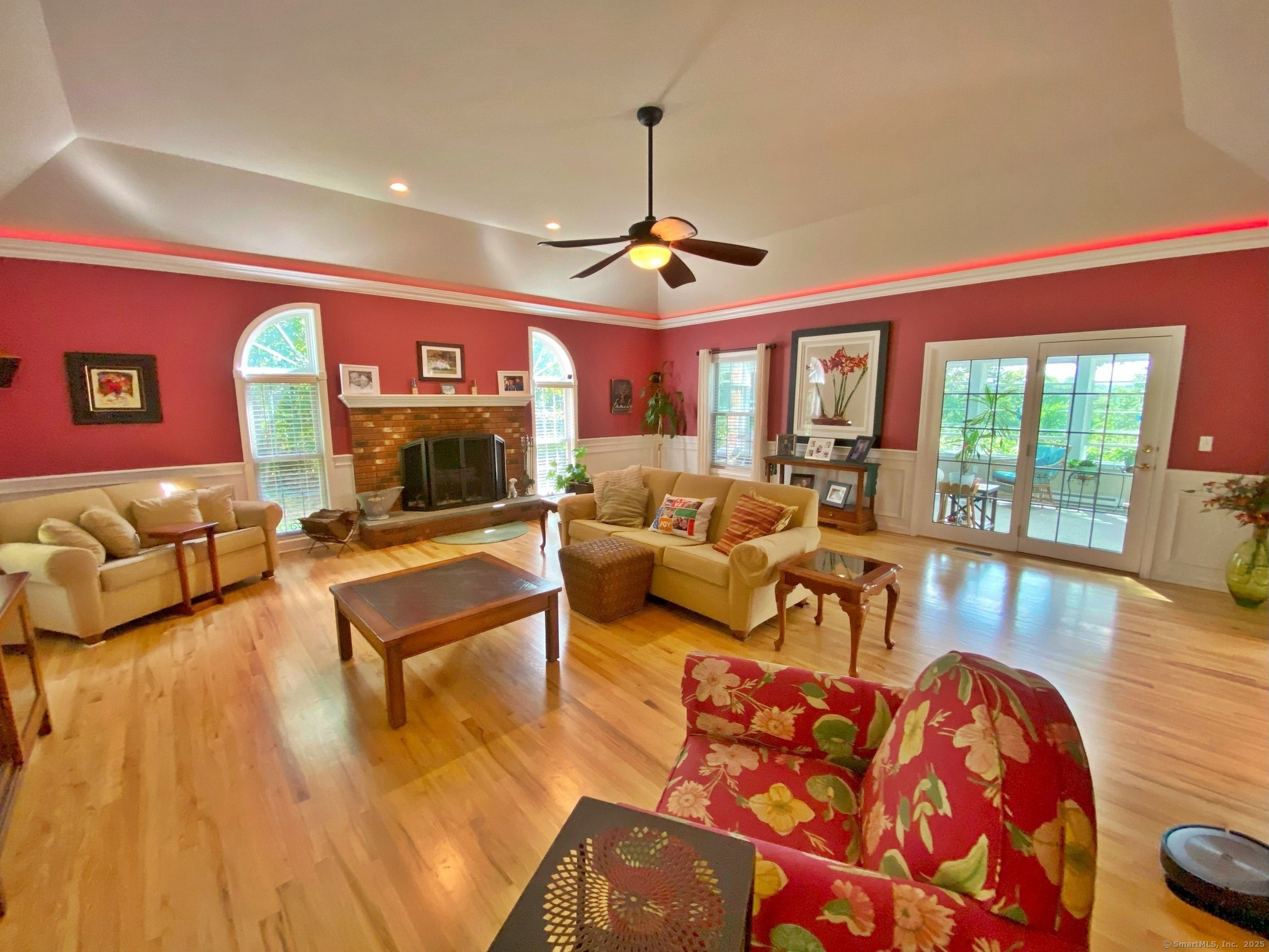 Southbury, Connecticut, 06488, United States, 4 Bedrooms Bedrooms, ,4 BathroomsBathrooms,Residential,For Sale,1932401