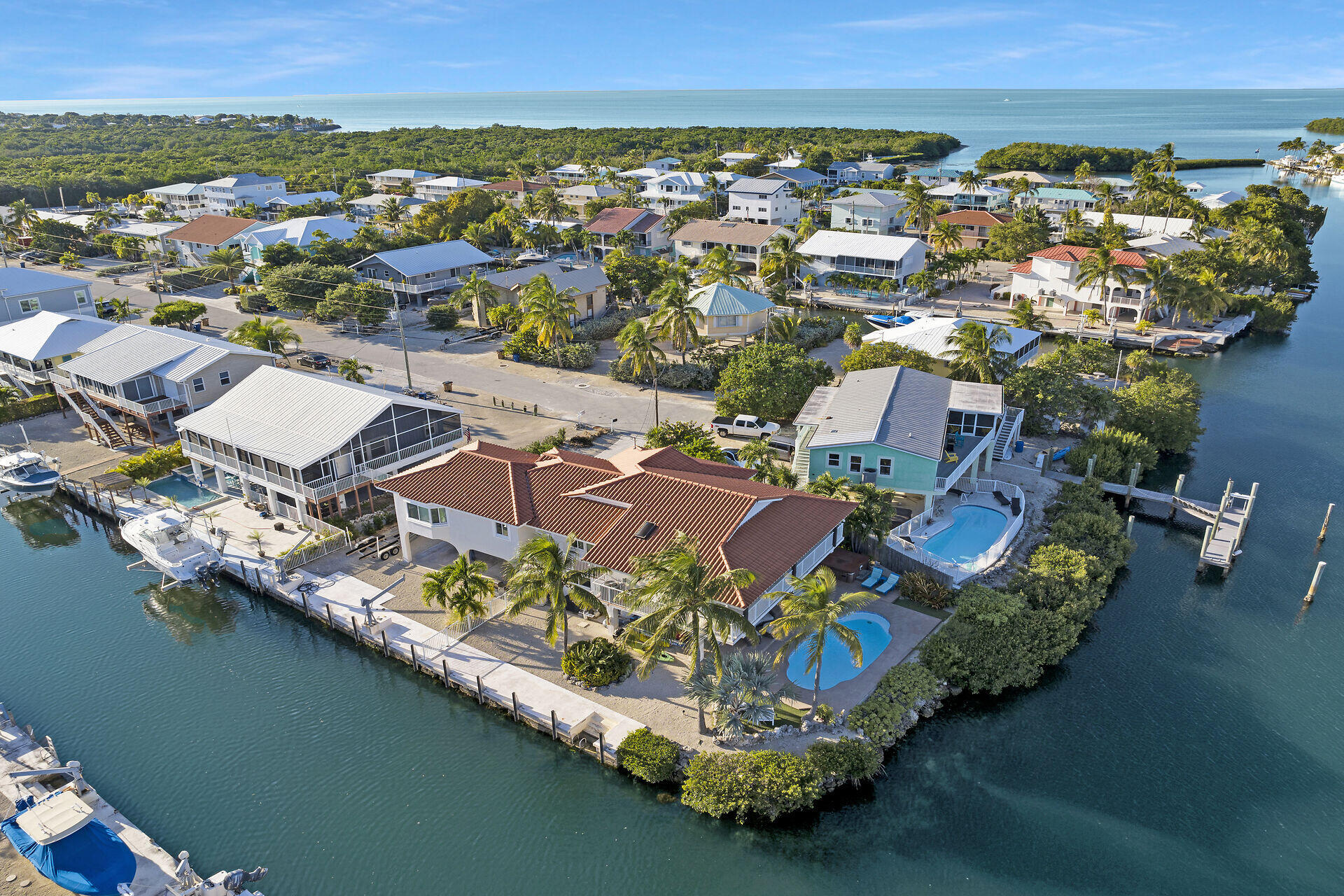 MARATHON, Florida, 33050, United States, 4 Bedrooms Bedrooms, ,3 BathroomsBathrooms,Residential,For Sale,1996240