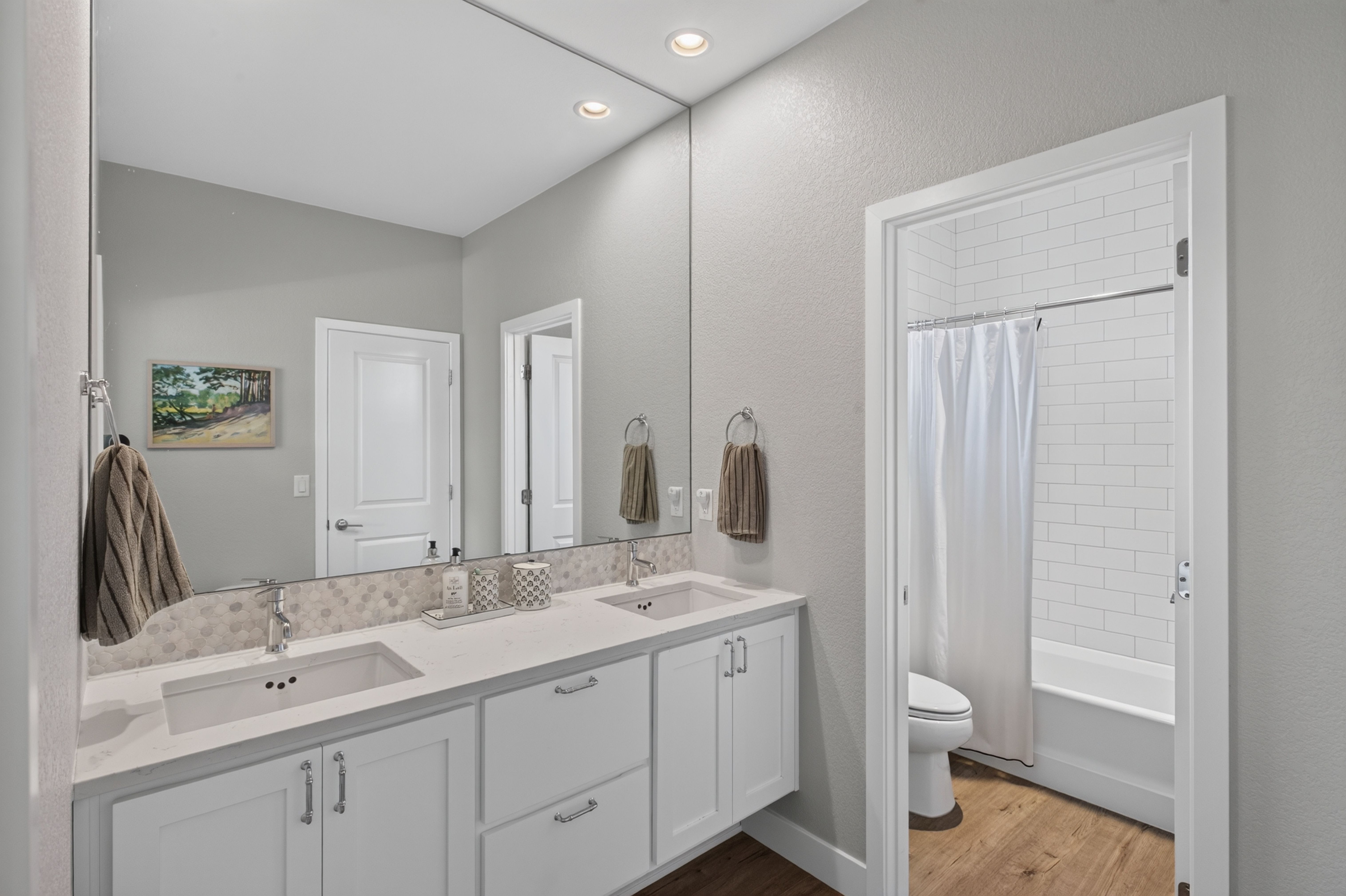  Welcome to Sterling Ranch Modern Open Home with Island Kitchen & Trail Access - 物件實景