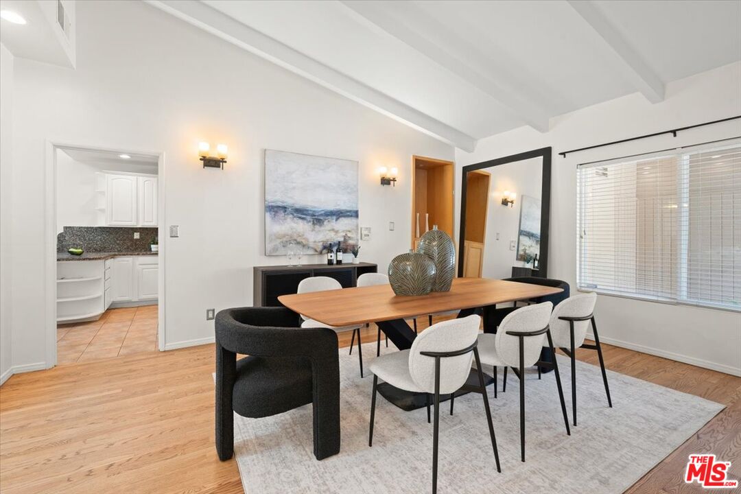 Los Angeles, California, 90049, United States, 3 Bedrooms Bedrooms, ,3 BathroomsBathrooms,Residential,For Sale,1908650