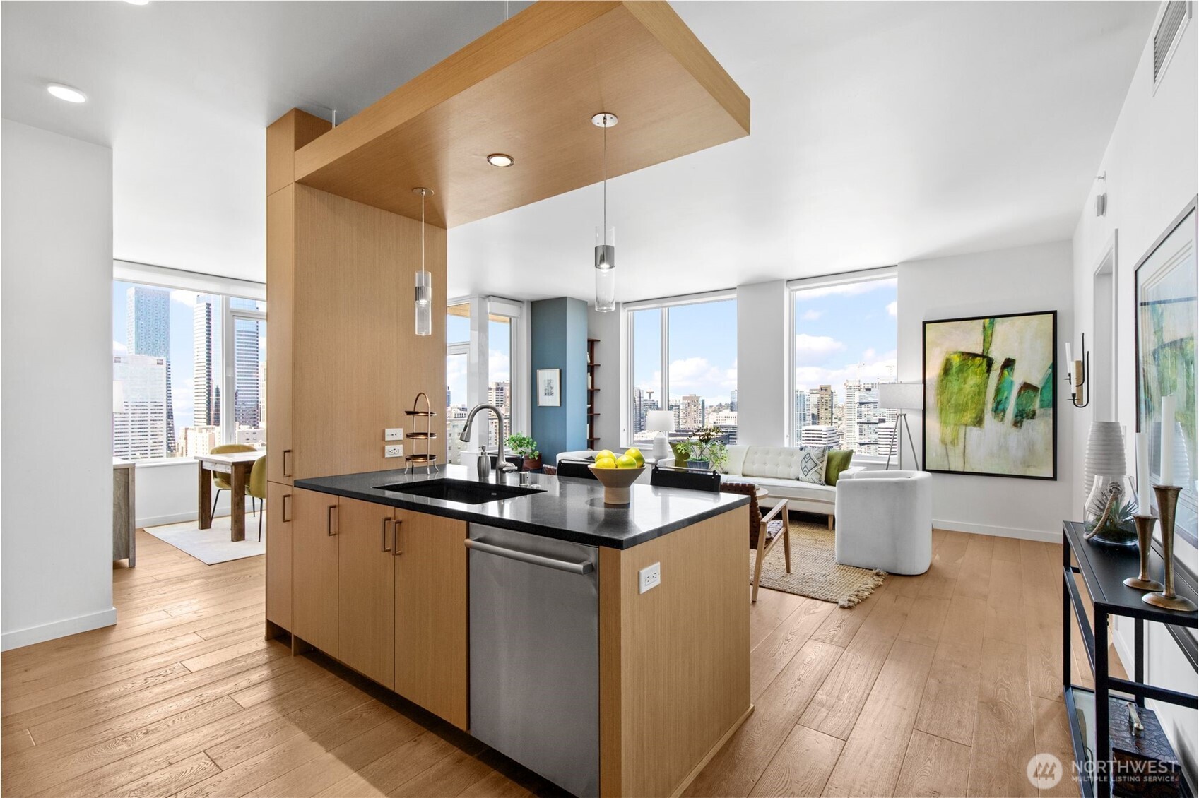 Seattle, Washington, 98101, United States, 2 Bedrooms Bedrooms, ,1 BathroomBathrooms,Residential,For Sale,1897094