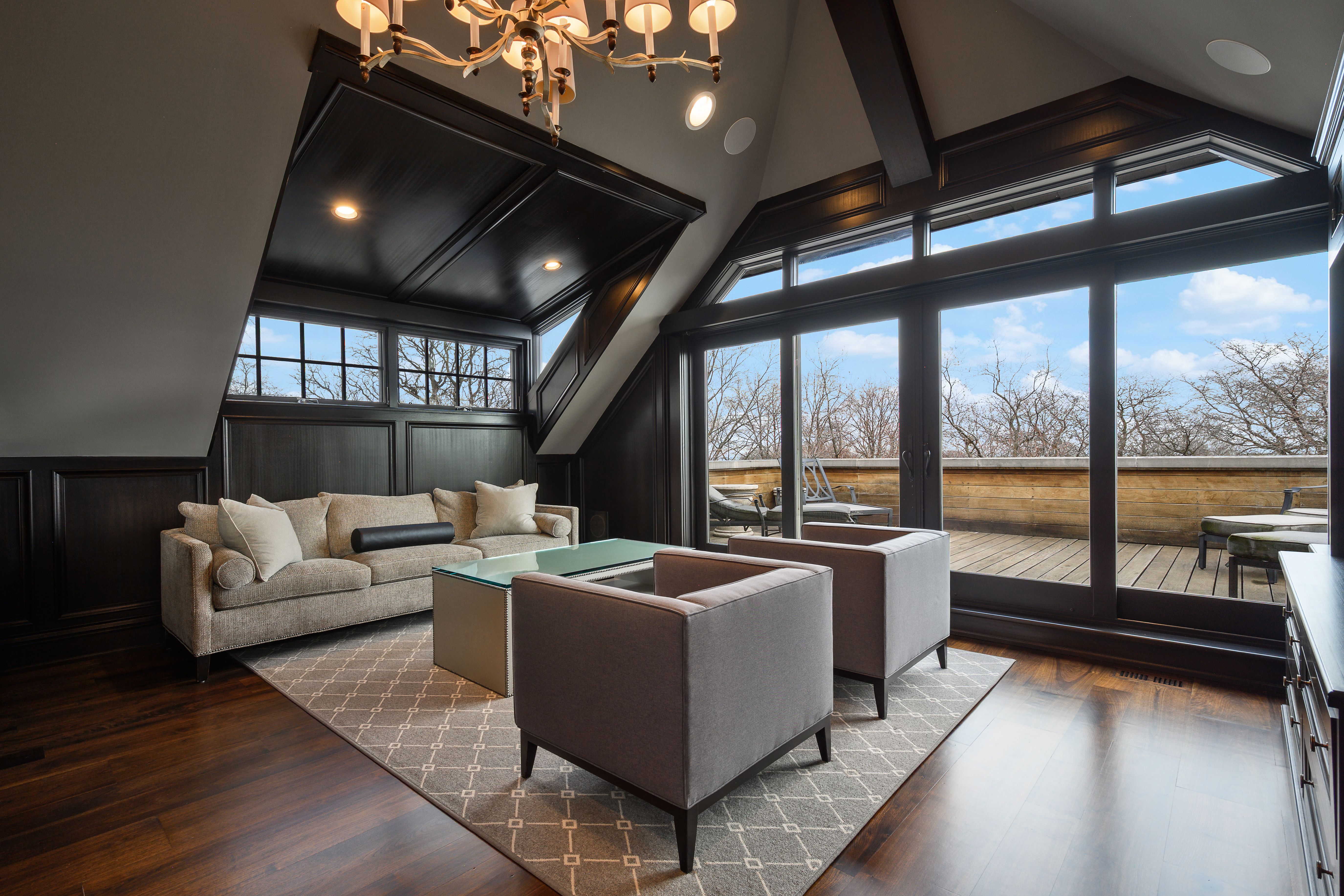  Impeccably Maintained Single-Family Residence on Lake Shore Drive - 物件實景