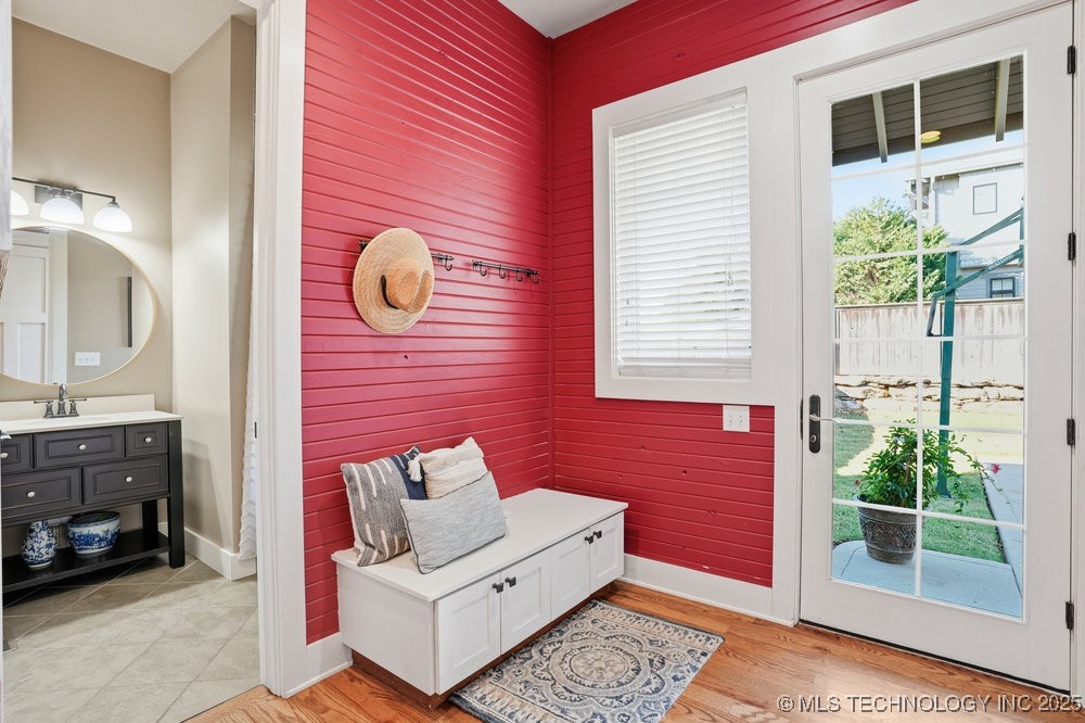 Jenks, Oklahoma, 74037, United States, 5 Bedrooms Bedrooms, ,6 BathroomsBathrooms,Residential,For Sale,1989076