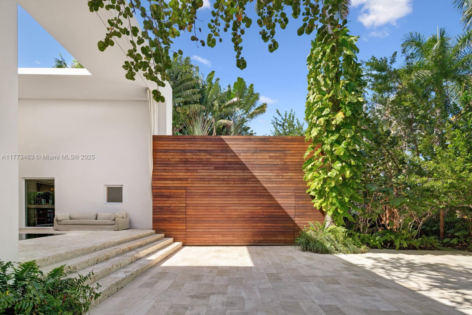 Miami Beach, Florida, 33140, United States, 6 Bedrooms Bedrooms, ,7 BathroomsBathrooms,Residential,For Sale,1759763