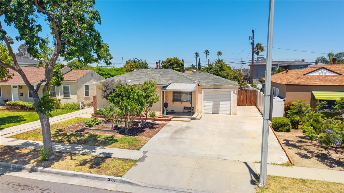 Gardena, California, 90249, United States, 3 Bedrooms Bedrooms, ,3 BathroomsBathrooms,Residential,For Sale,1937930