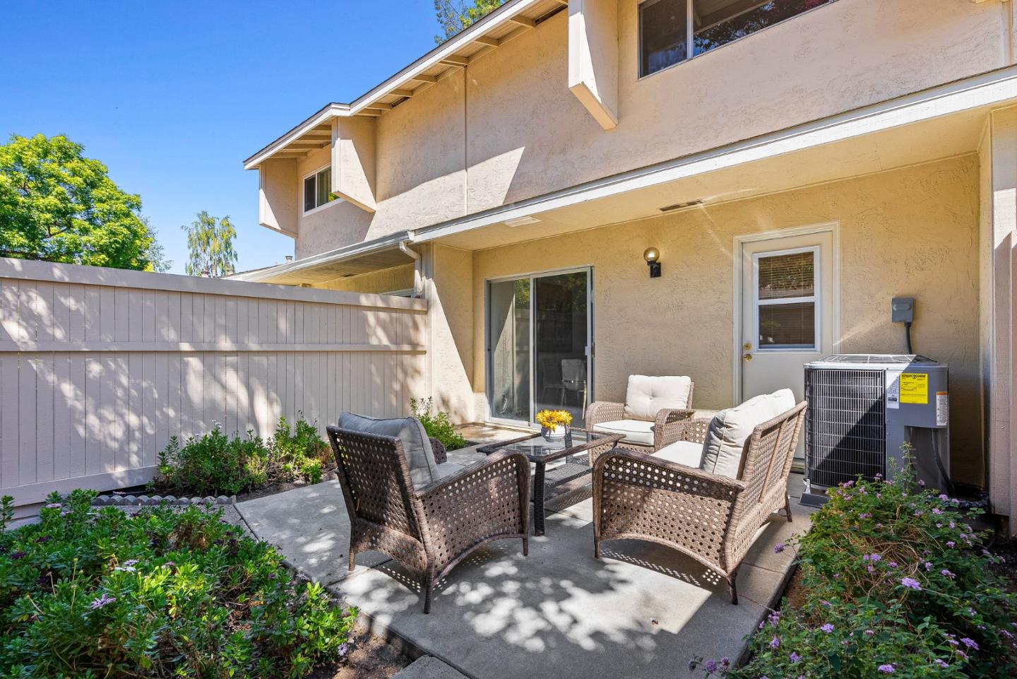 Sunnyvale, California, 94087, United States, 2 Bedrooms Bedrooms, ,2 BathroomsBathrooms,Residential,For Sale,1947978