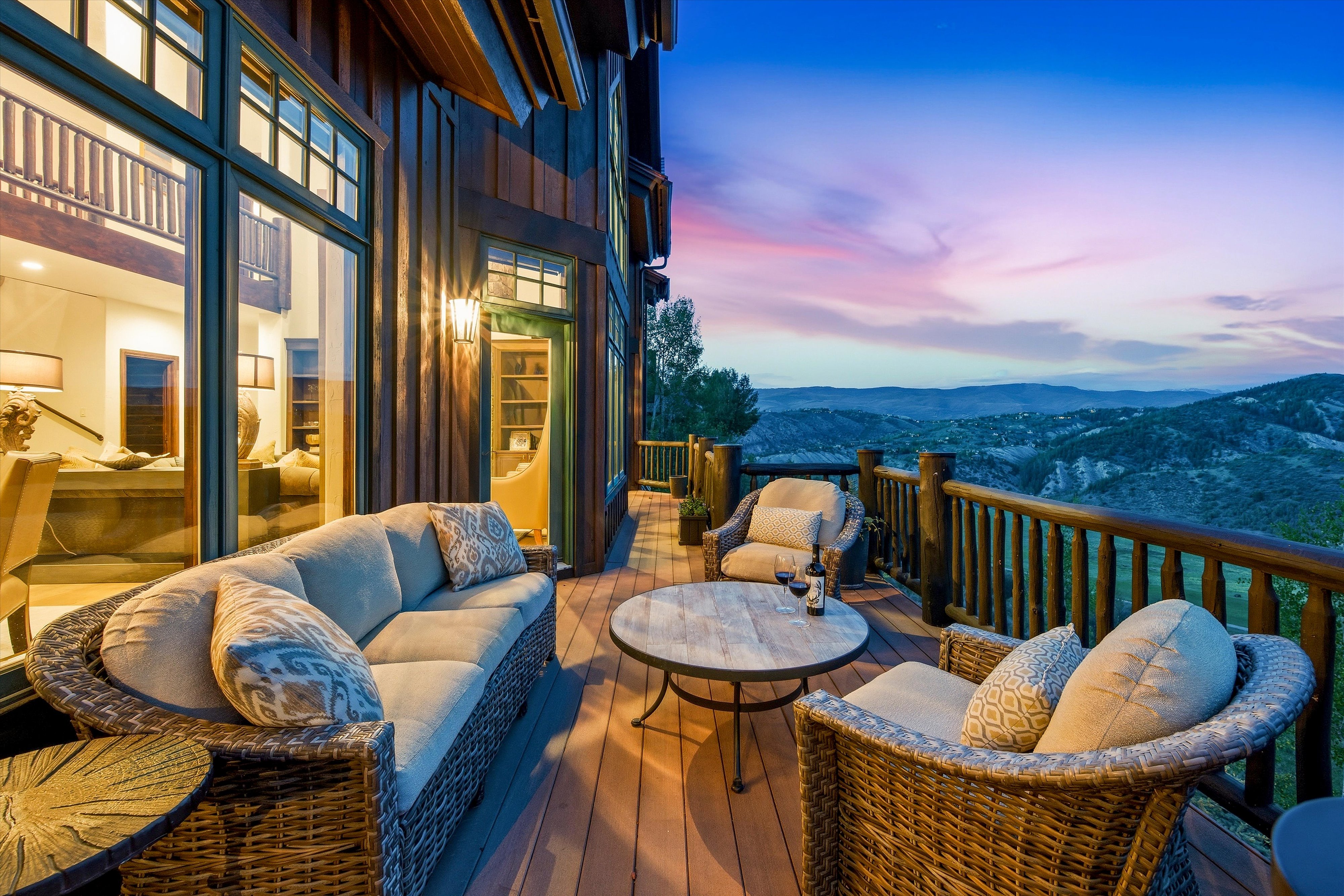  35 Stag Gulch Court Embraces Open Space Meadows With Golf Course Access - 物件實景