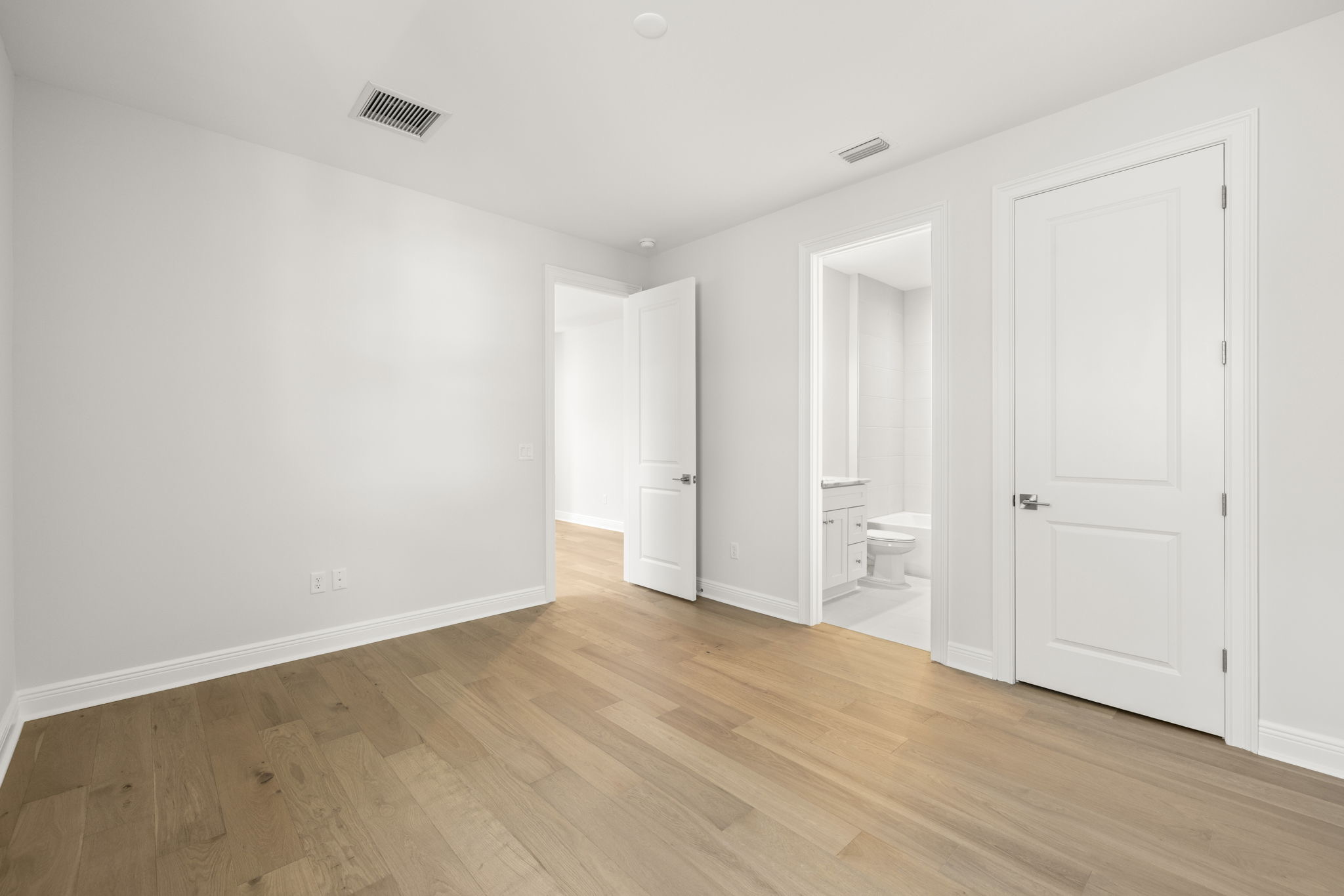 Tampa, Florida, 33629, United States, 4 Bedrooms Bedrooms, ,5 BathroomsBathrooms,Residential,For Sale,1986132