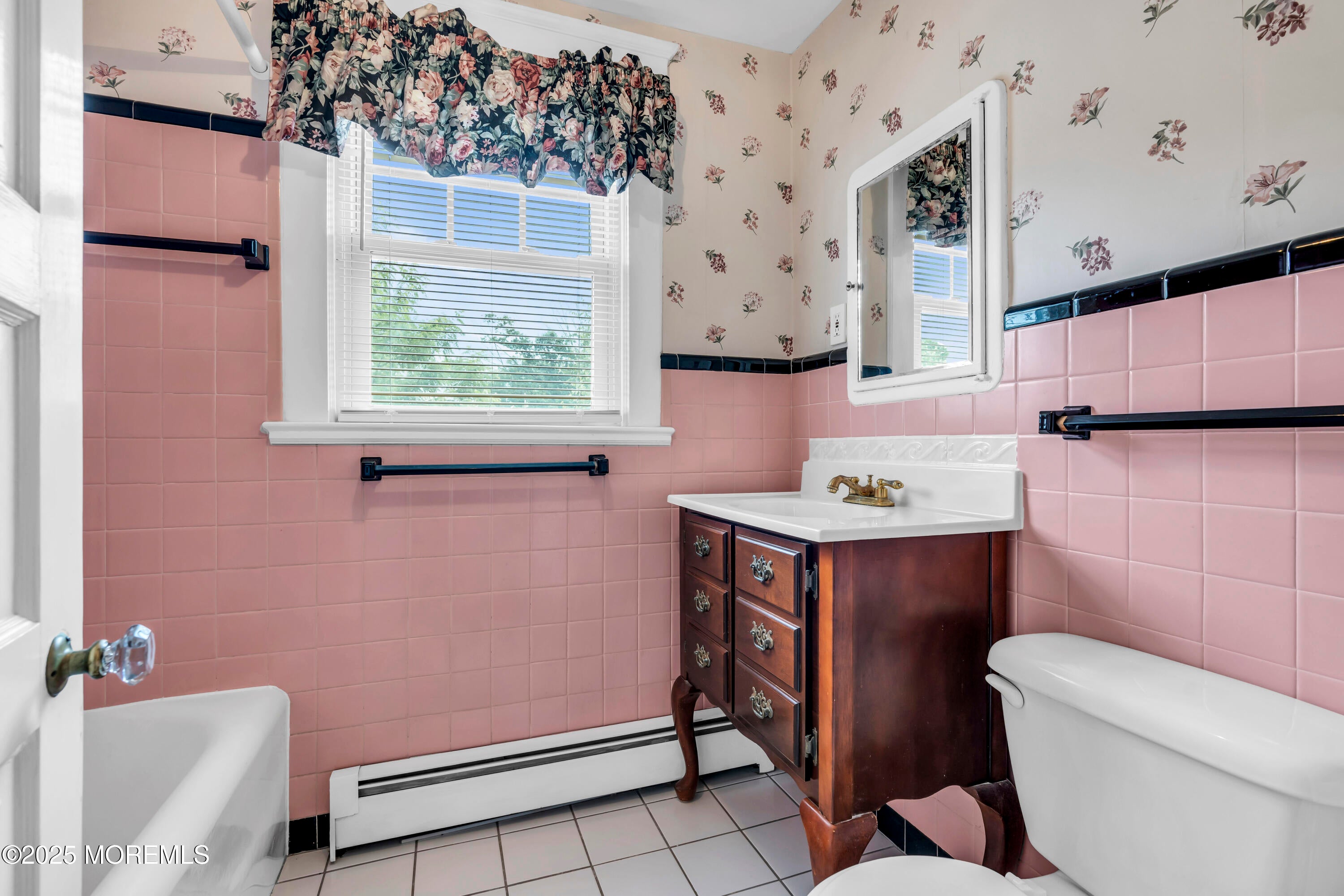 Freehold, New Jersey, 07728, United States, 3 Bedrooms Bedrooms, ,3 BathroomsBathrooms,Residential,For Sale,1983840