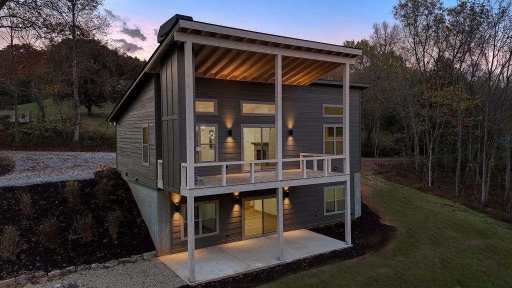 Hayesville, North Carolina, 28904, United States, 3 Bedrooms Bedrooms, ,4 BathroomsBathrooms,Residential,For Sale,1839913
