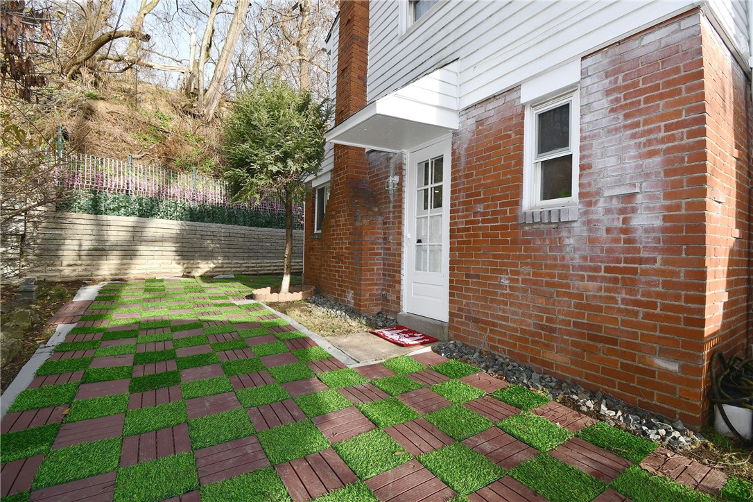 Squirrel Hill, Pennsylvania, 15217, United States, 4 Bedrooms Bedrooms, ,4 BathroomsBathrooms,Residential,For Sale,1999075