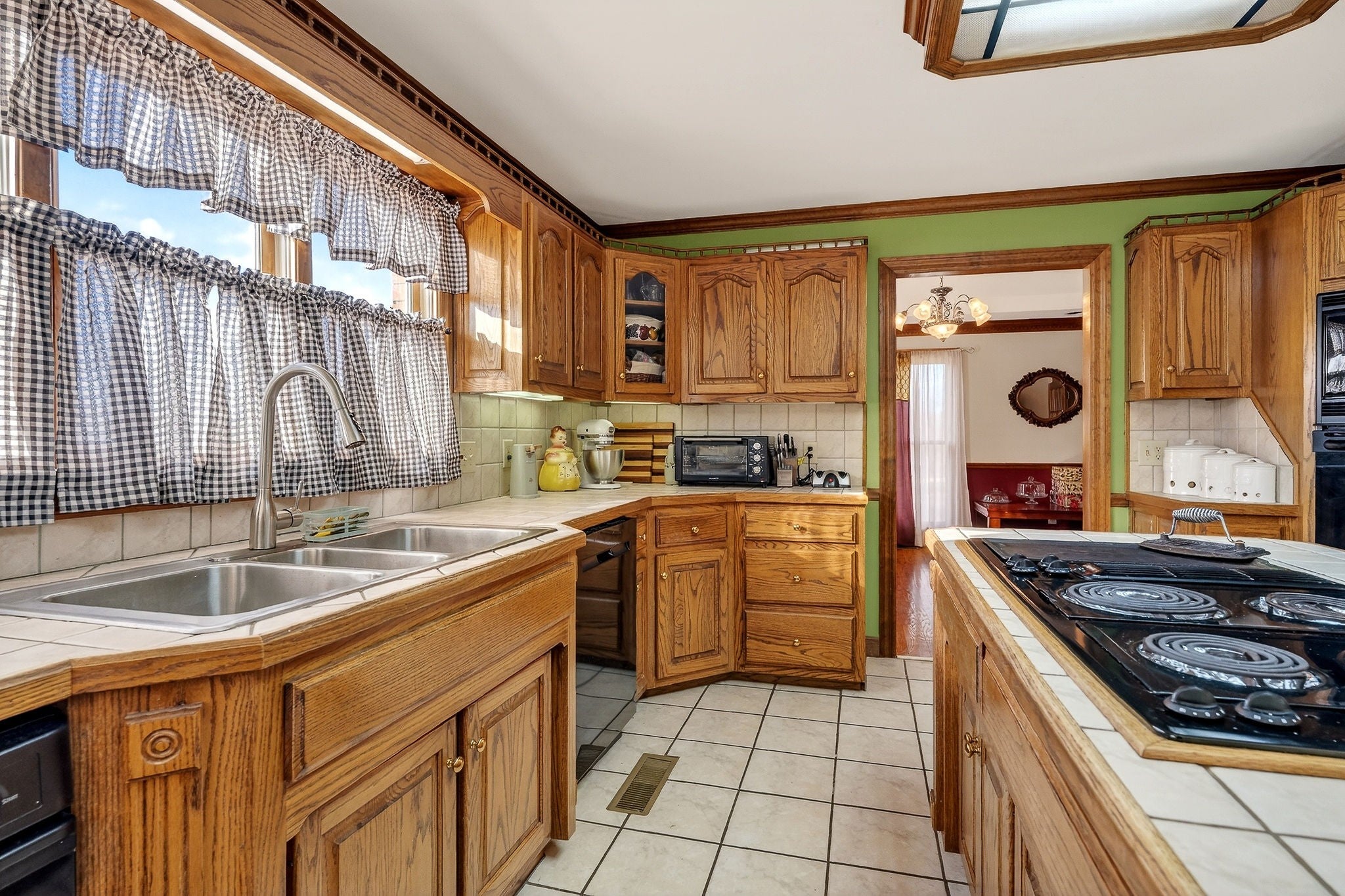 Smithville, Tennessee, 37166, United States, 6 Bedrooms Bedrooms, ,6 BathroomsBathrooms,Residential,For Sale,2008890