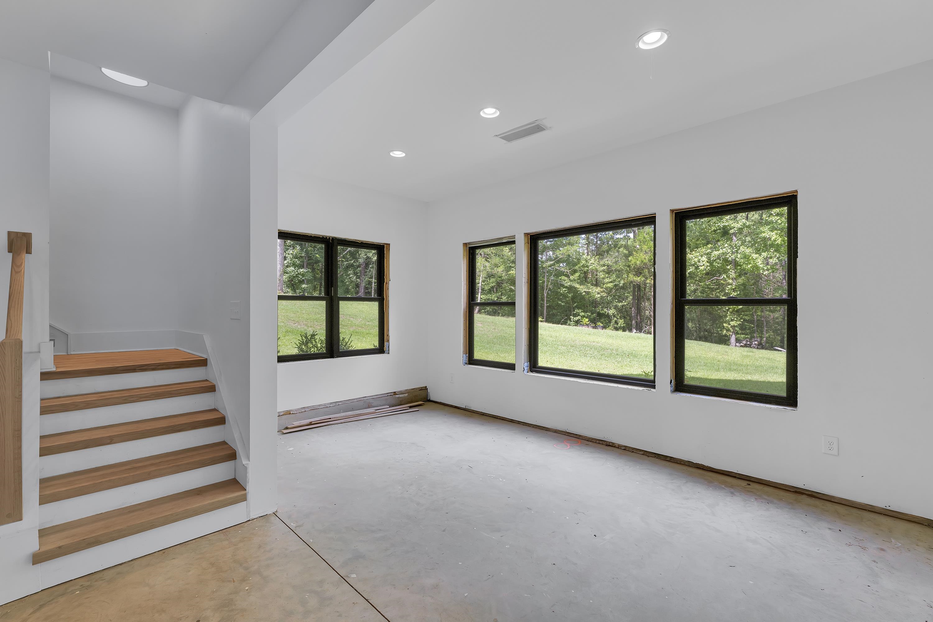 Simpsonville, South Carolina, 29681, United States, 5 Bedrooms Bedrooms, ,5 BathroomsBathrooms,Residential,For Sale,1913454